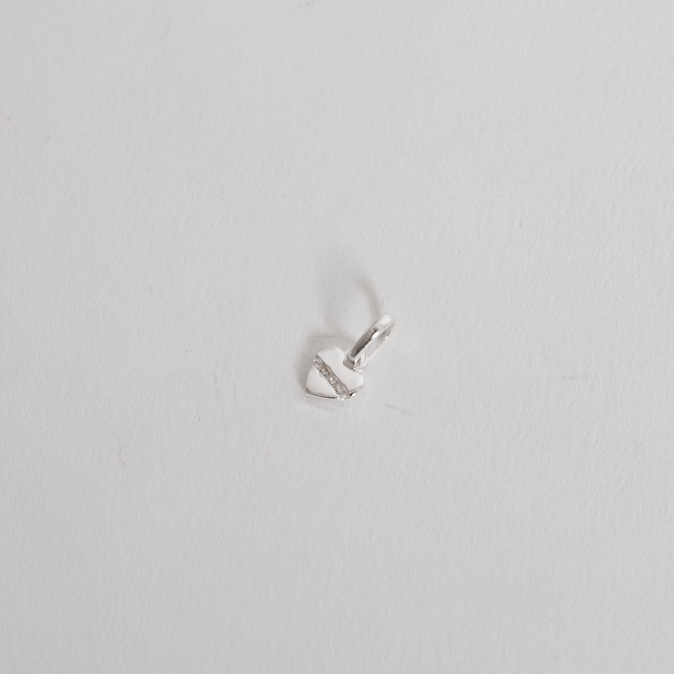 Pingente coração com meio cravejado 6mm