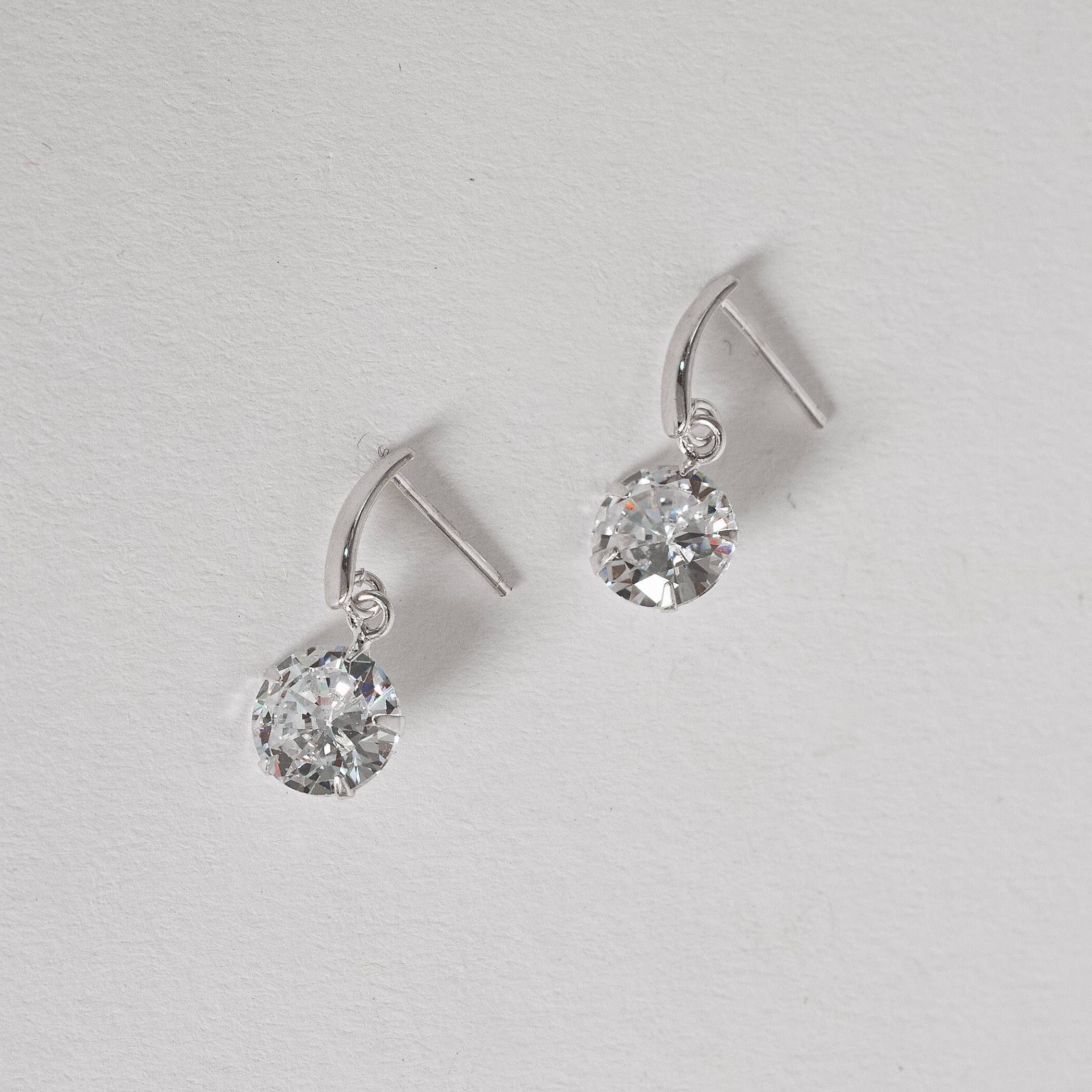 Brinco base com zircônia cristal 8mm