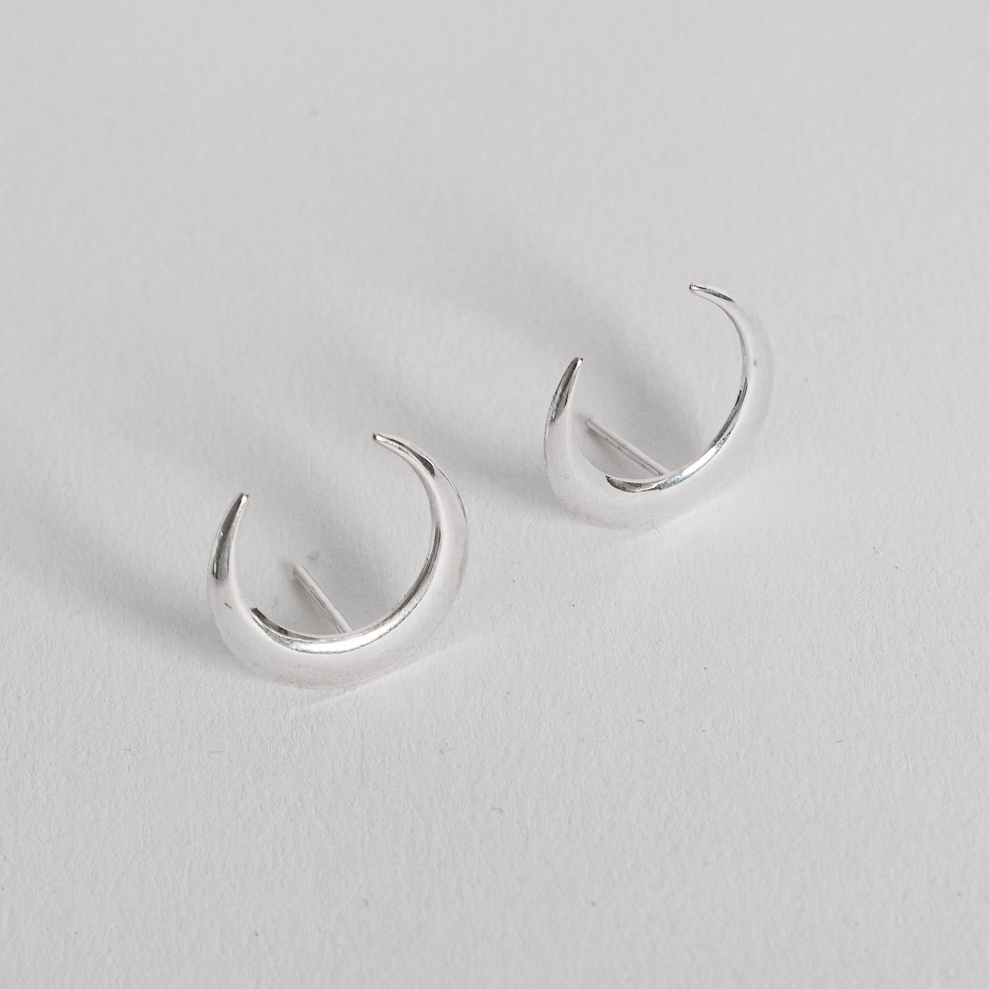 Brinco lua invertida 16mm