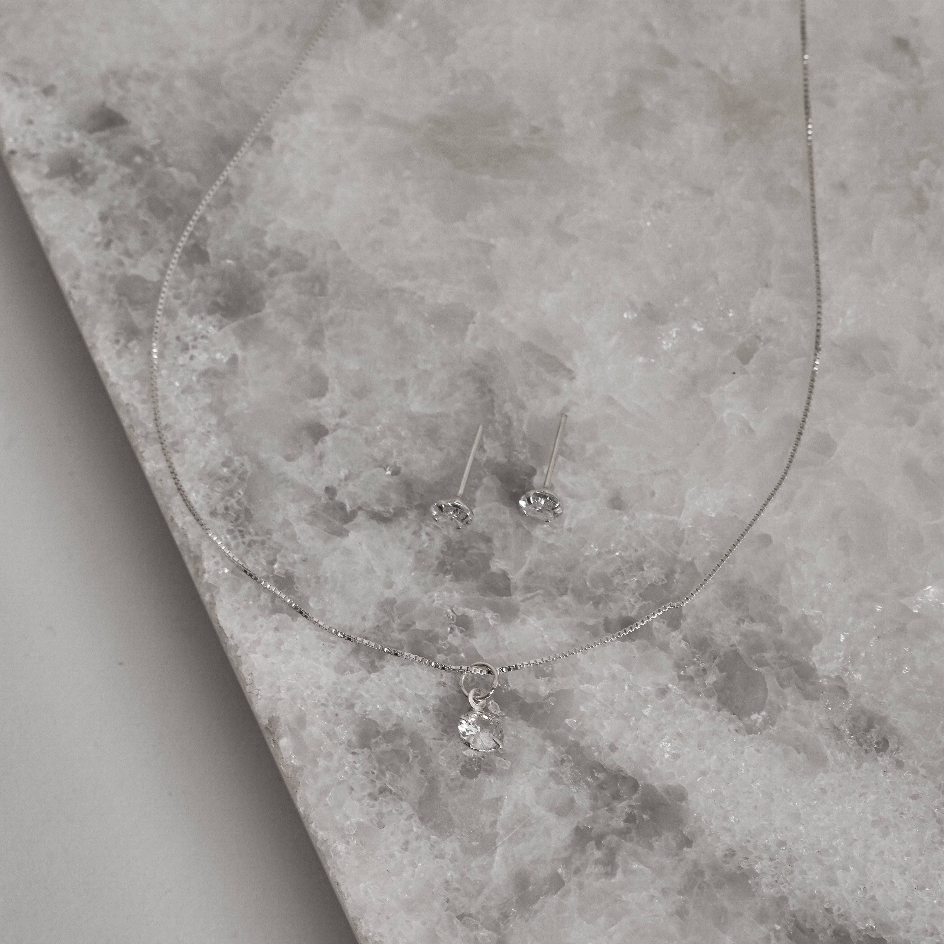 Conjunto brinco e colar zircônia redonda 5mm 40cm