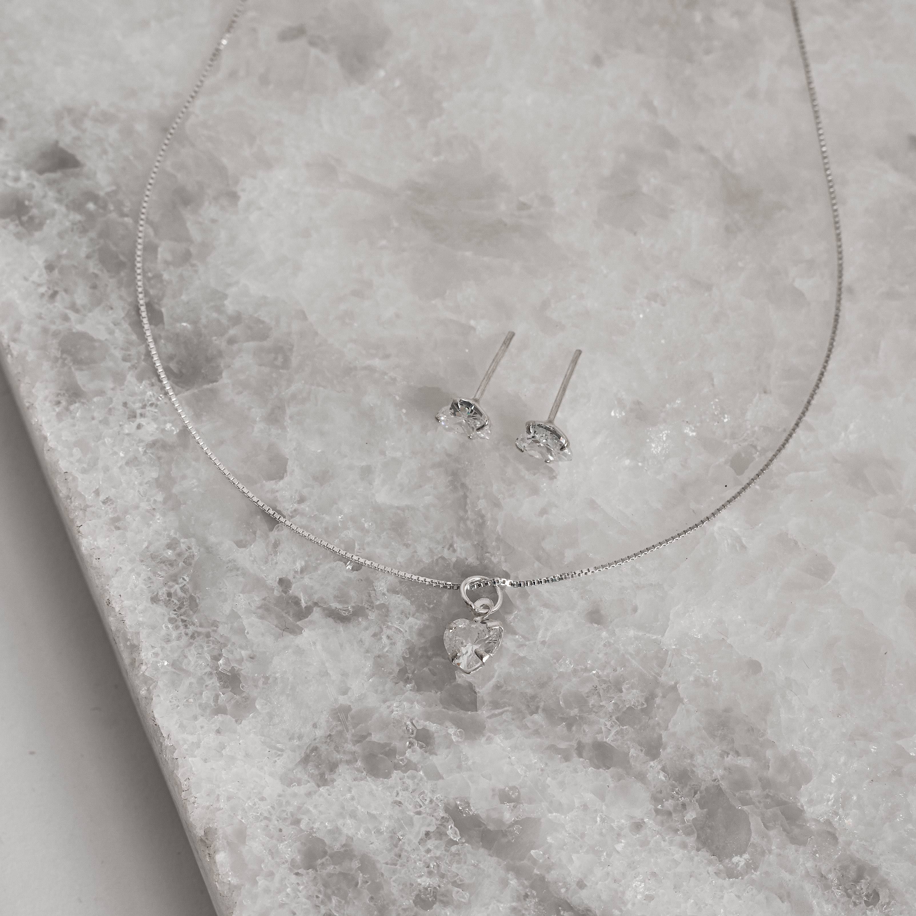 Conjunto brinco e colar zircônia coração cristal 6mm 40cm