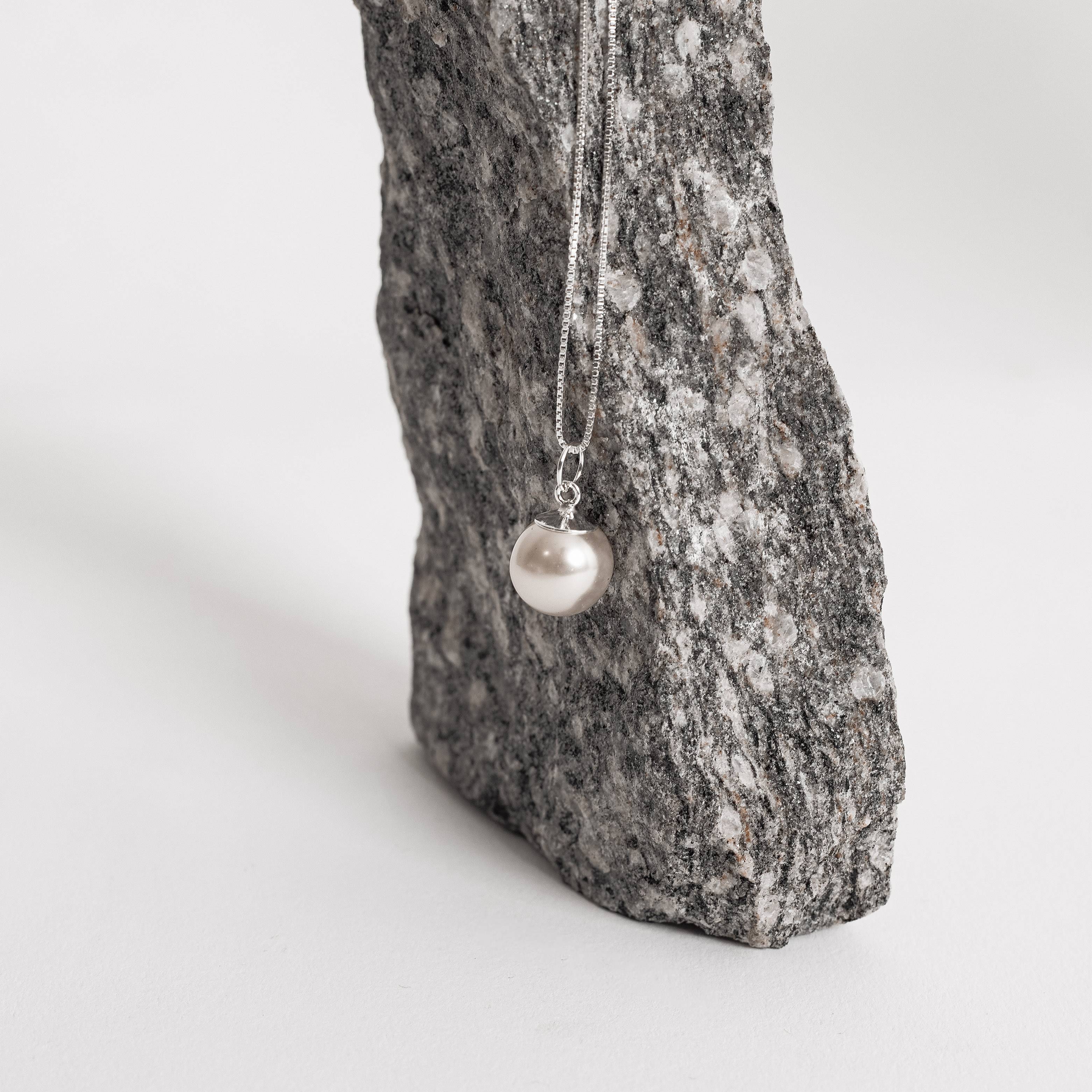 Imagem Colar pingente pérola sintética 10mm 45cm