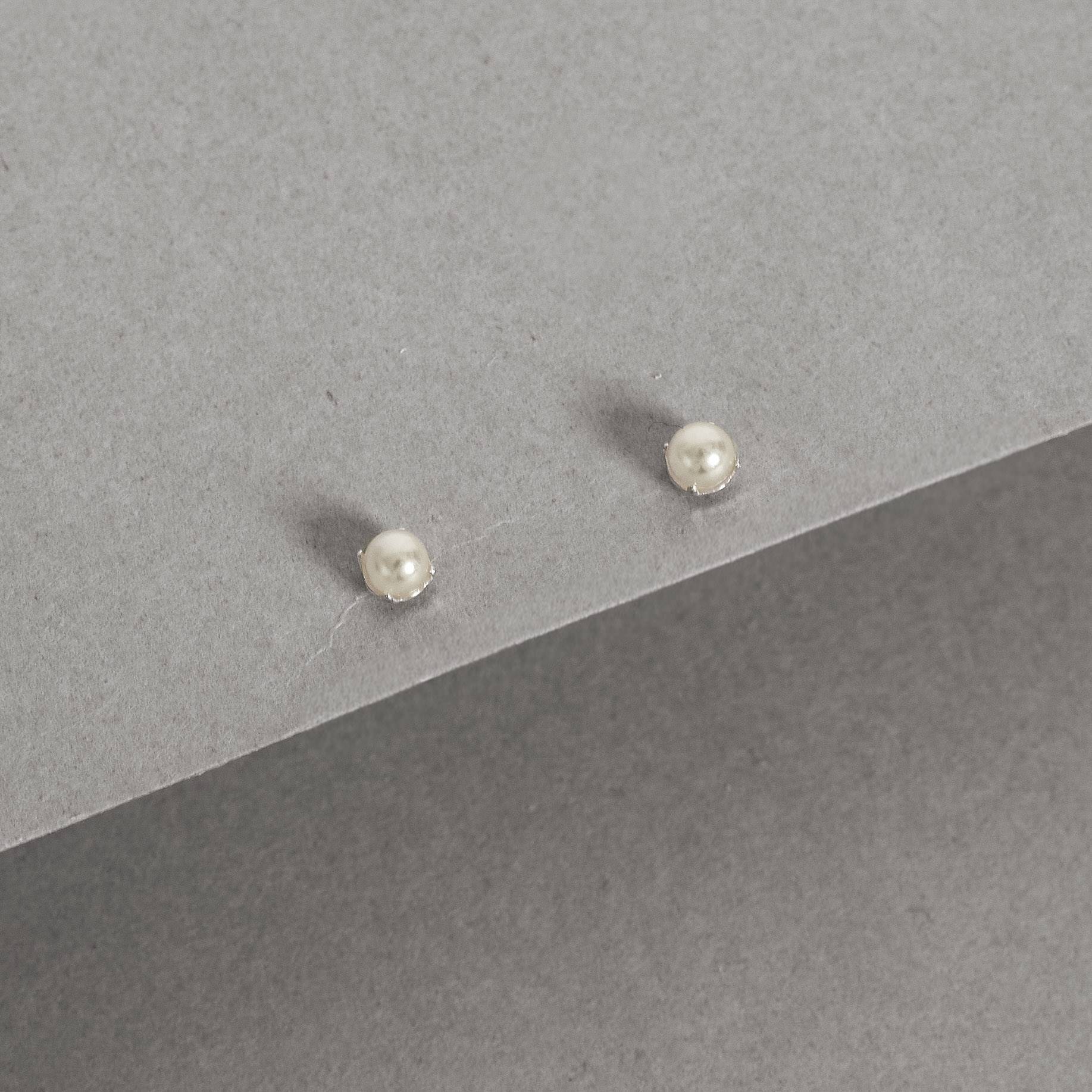 Brinco pérola 3mm garra