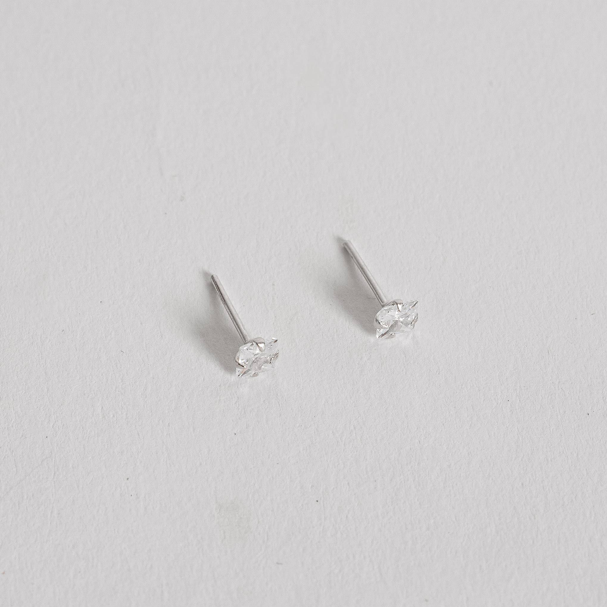 Brinco zircônia quadrada cristal 4mm