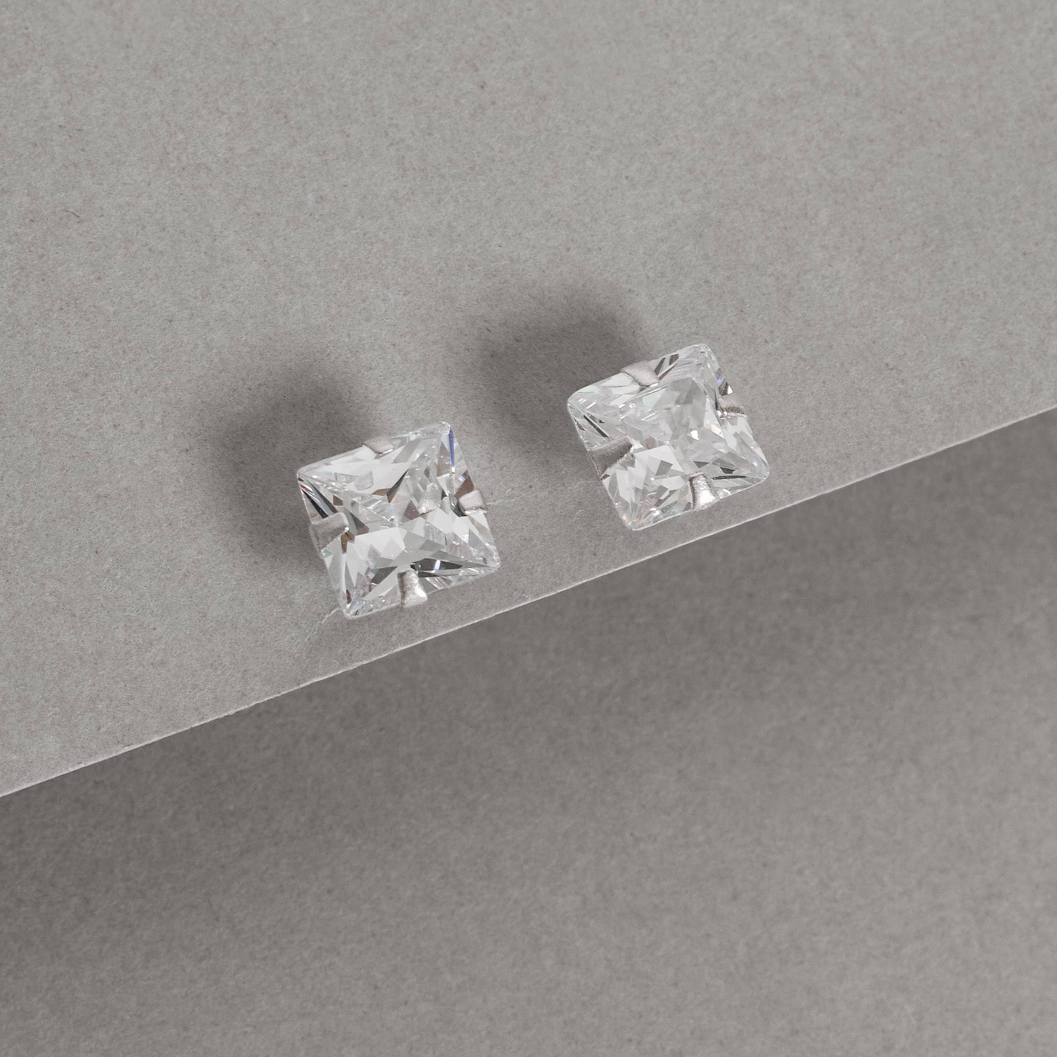 Brinco zircônia quadrada cristal 9mm