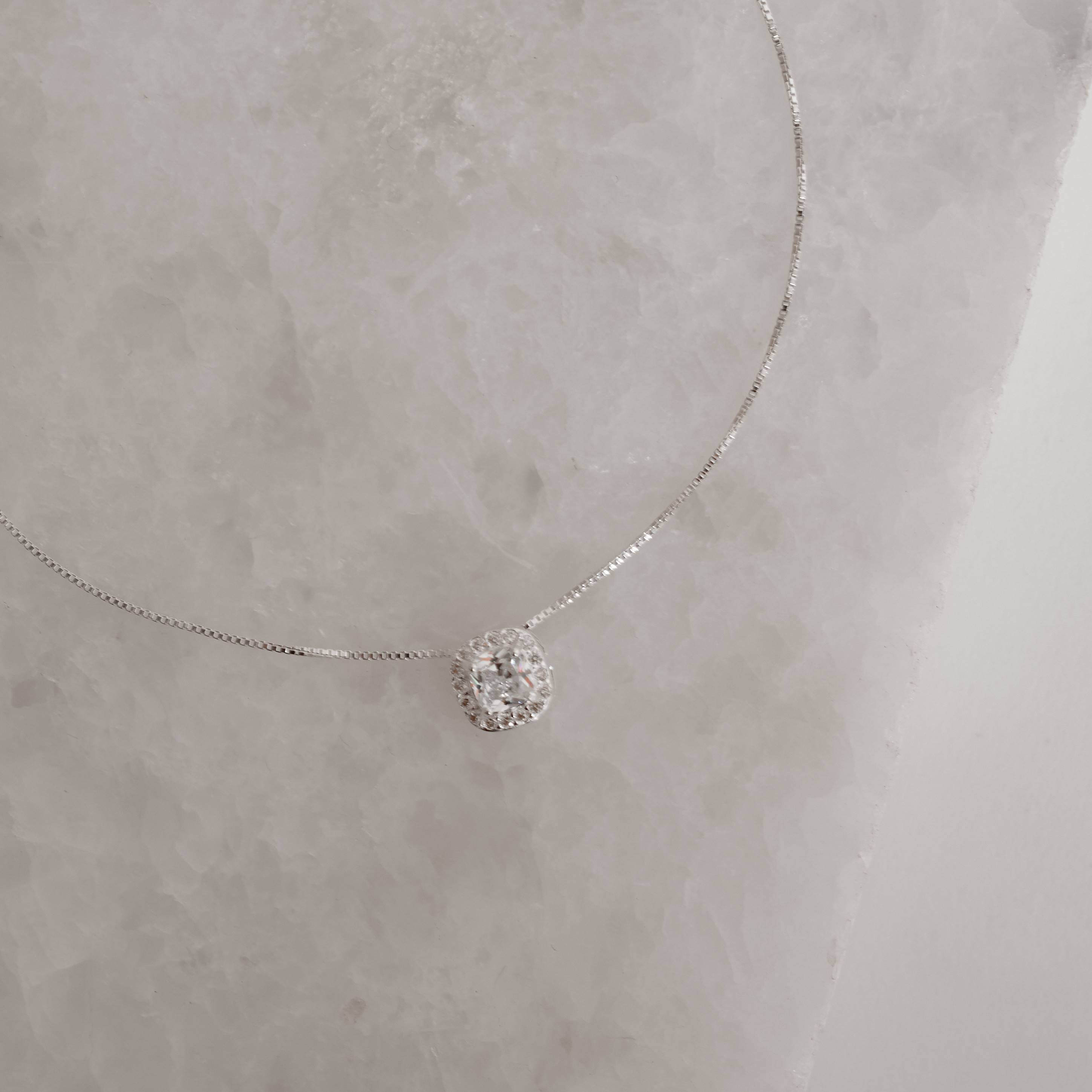 Imagem Colar zircônia quadrada com cravejado 8mm 40cm