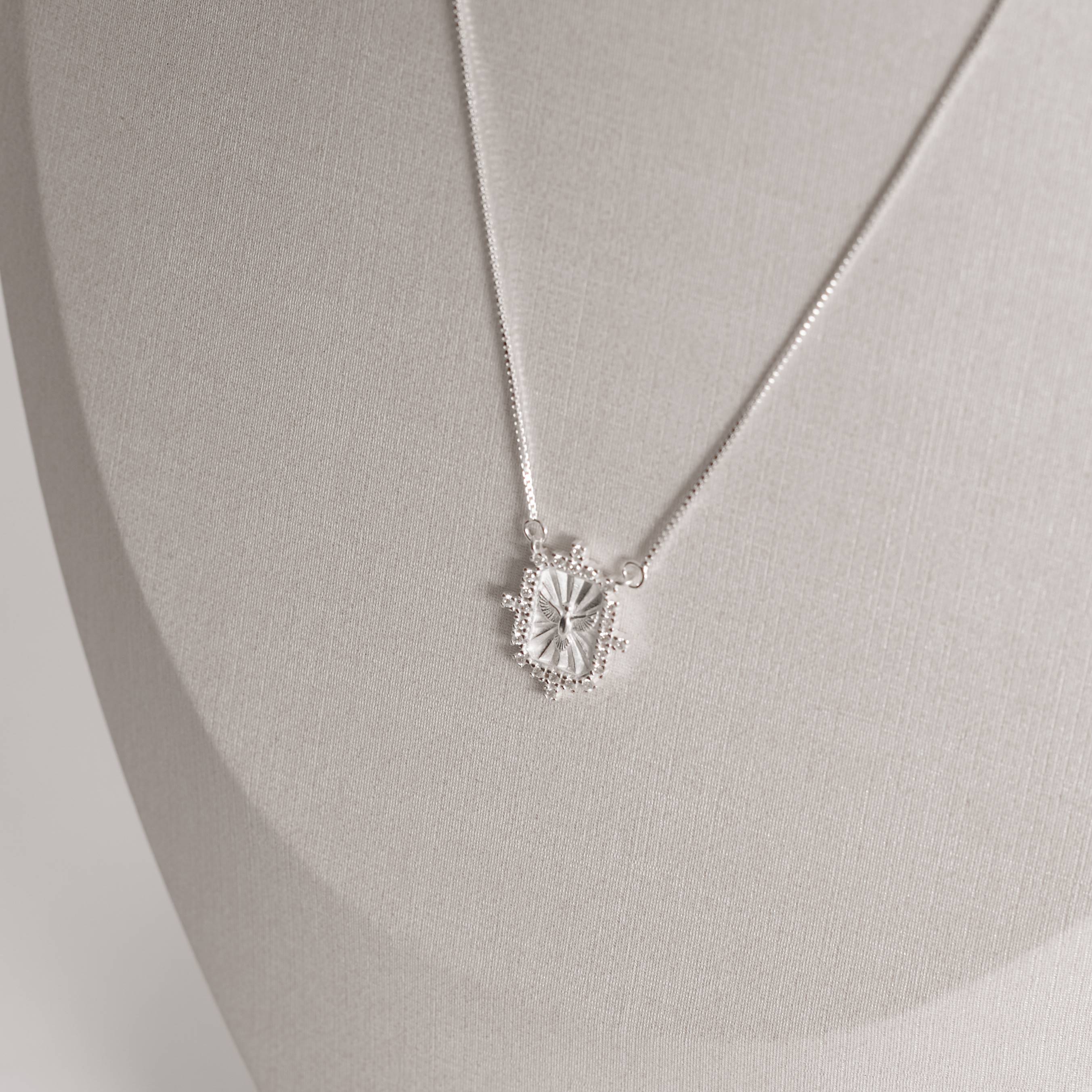 Imagem Secundária Colar medalha Espírito Santo com cravejado 19mm v15 45cm