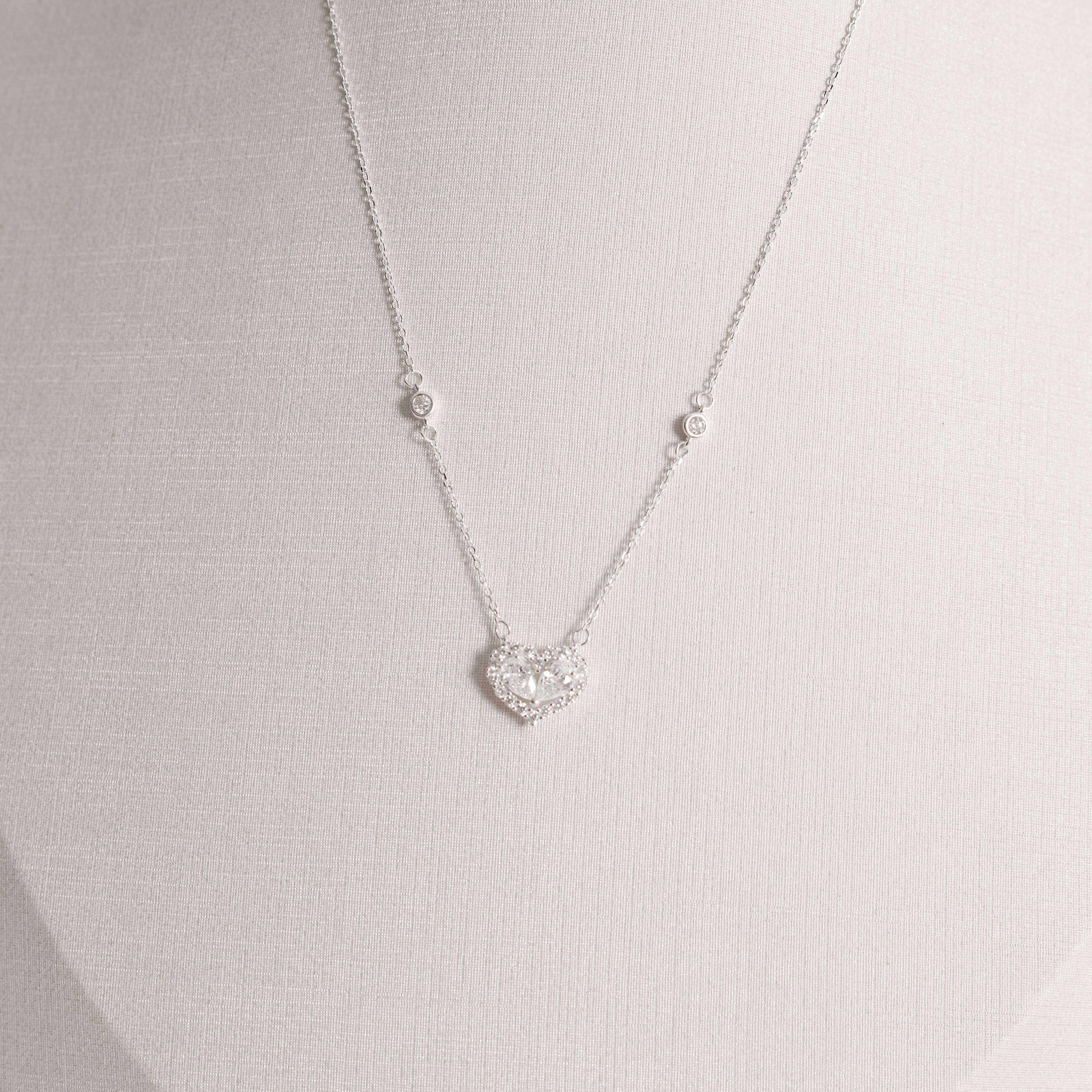 Imagem Colar coração cravejado 13mm com entremeios zircônias 40+5cm