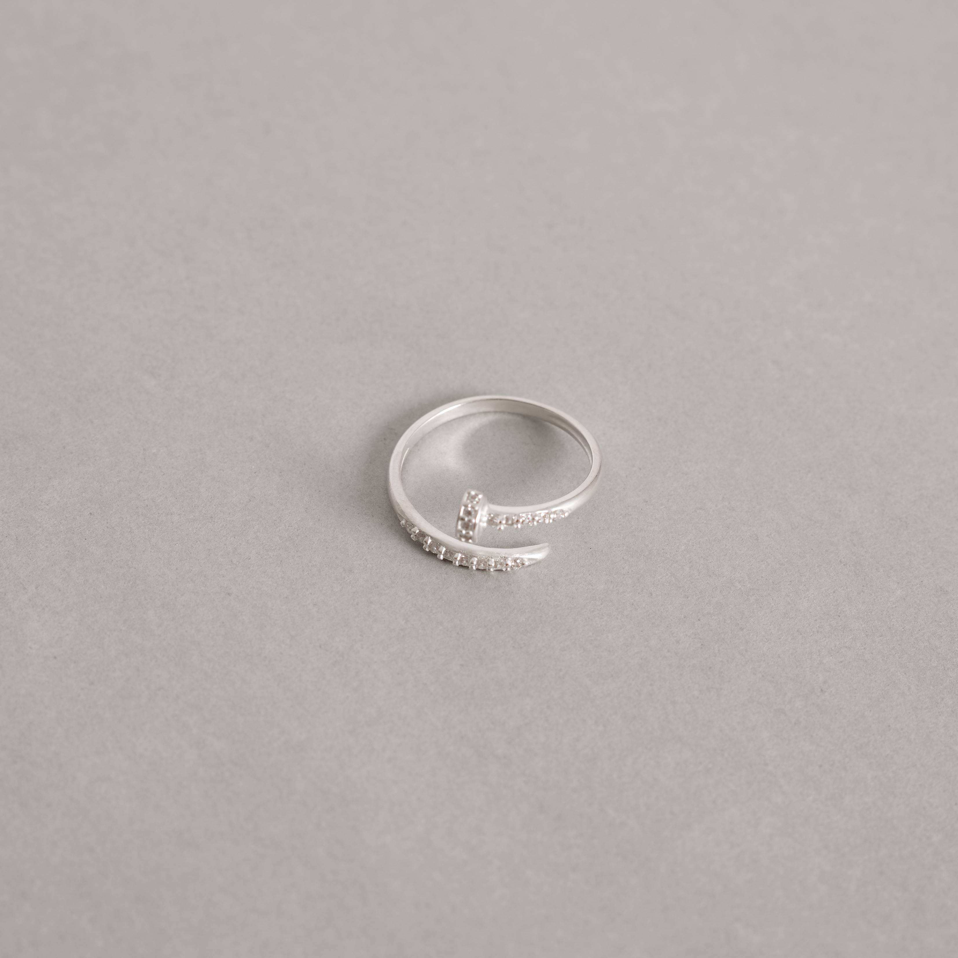 Anel prego cravejado regulável G