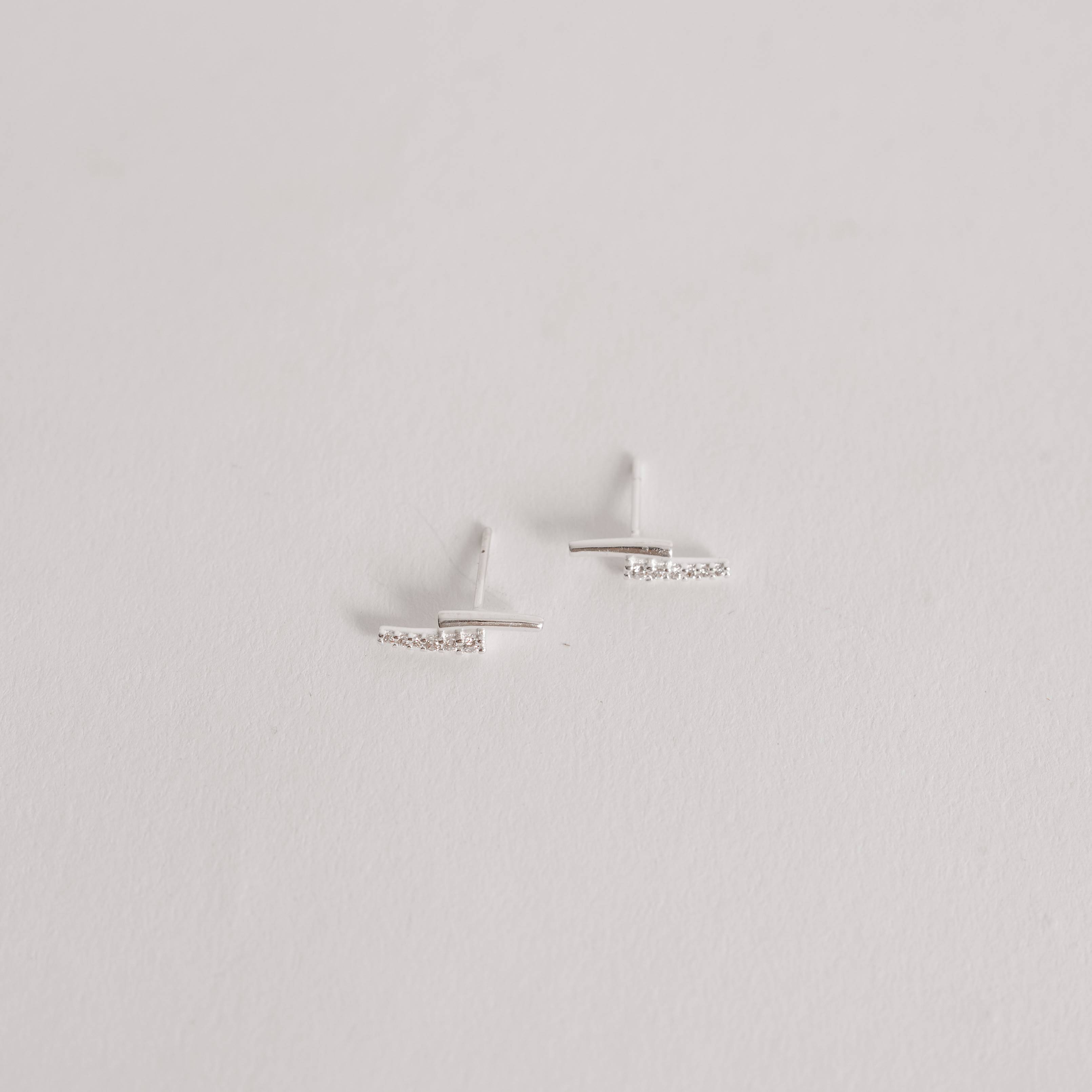 Imagem Secundária Brinco 2 palitos liso e cravejado 14mm