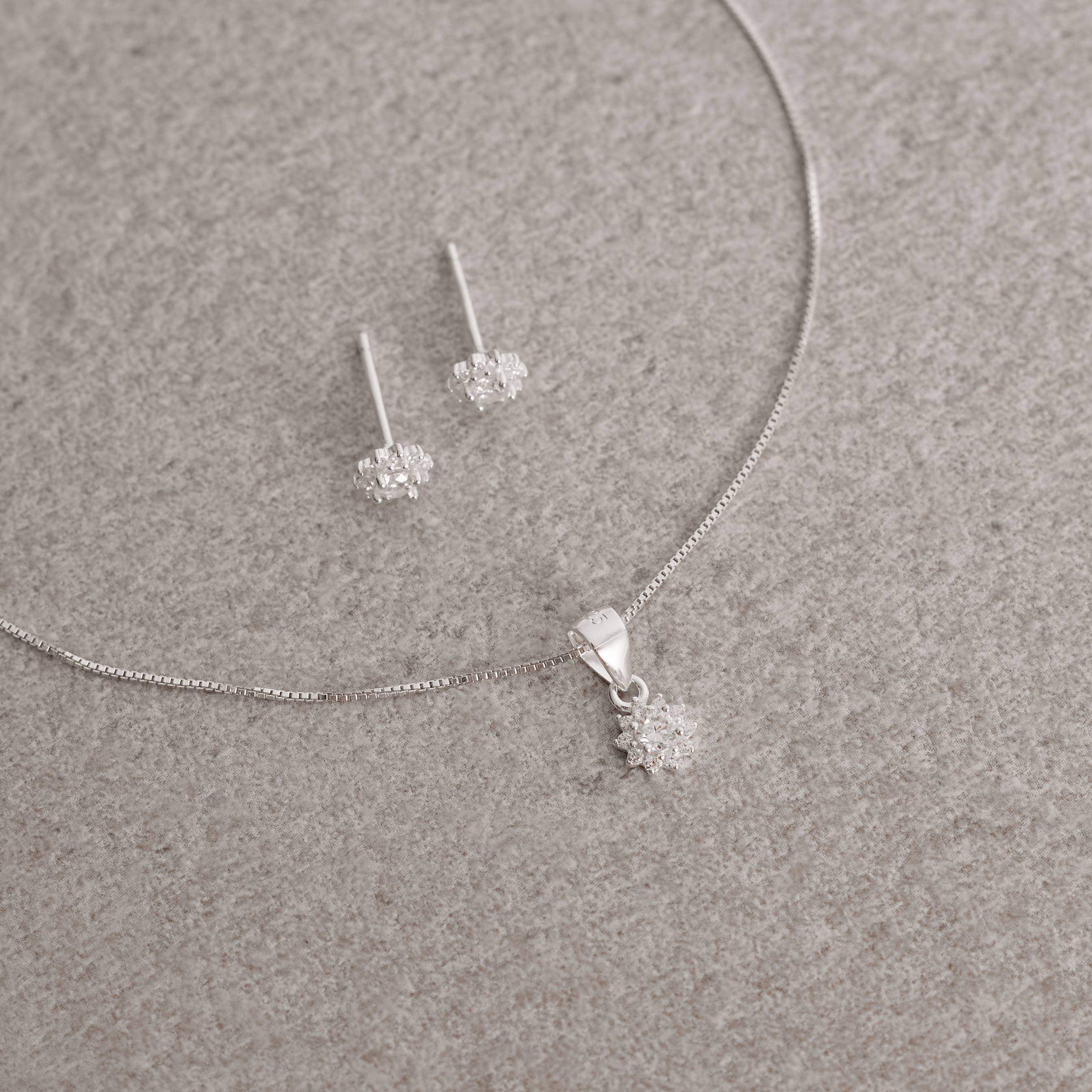 Conjunto brinco e colar flor cravejada cristal 6mm 40cm