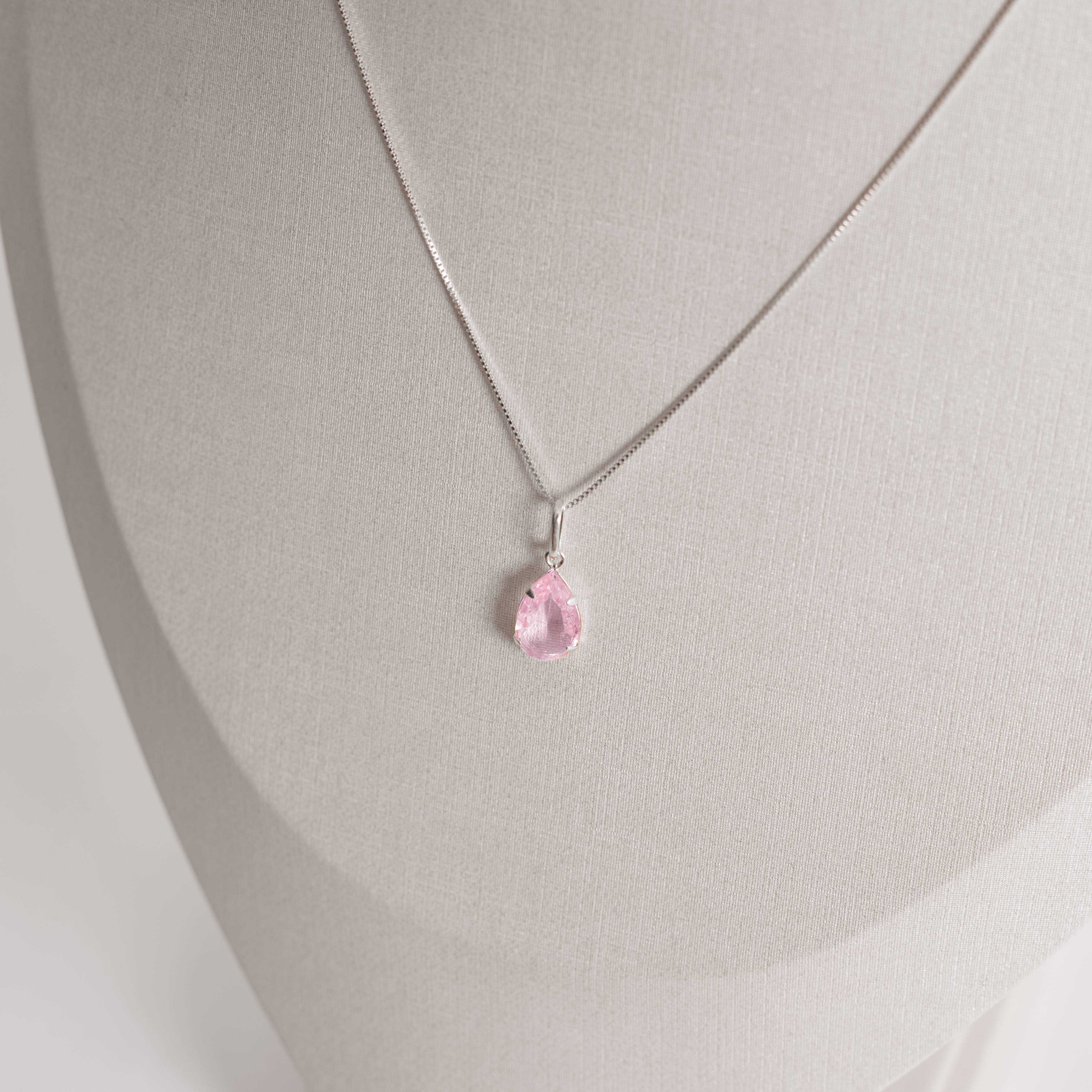 Imagem Secundária Colar pingente zircônia gota rosa 12mm 45cm