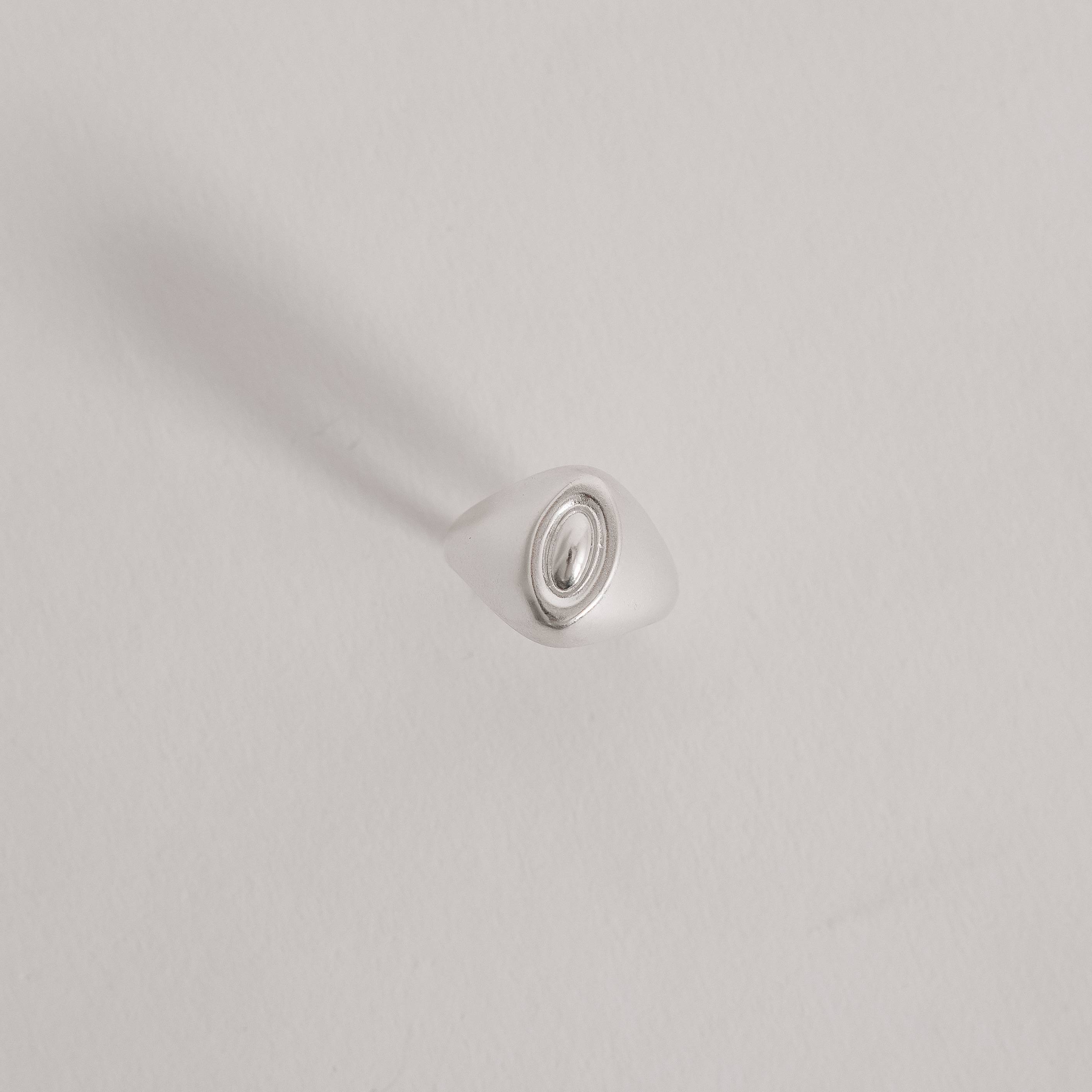 Imagem Anel oval trabalhado dedinho