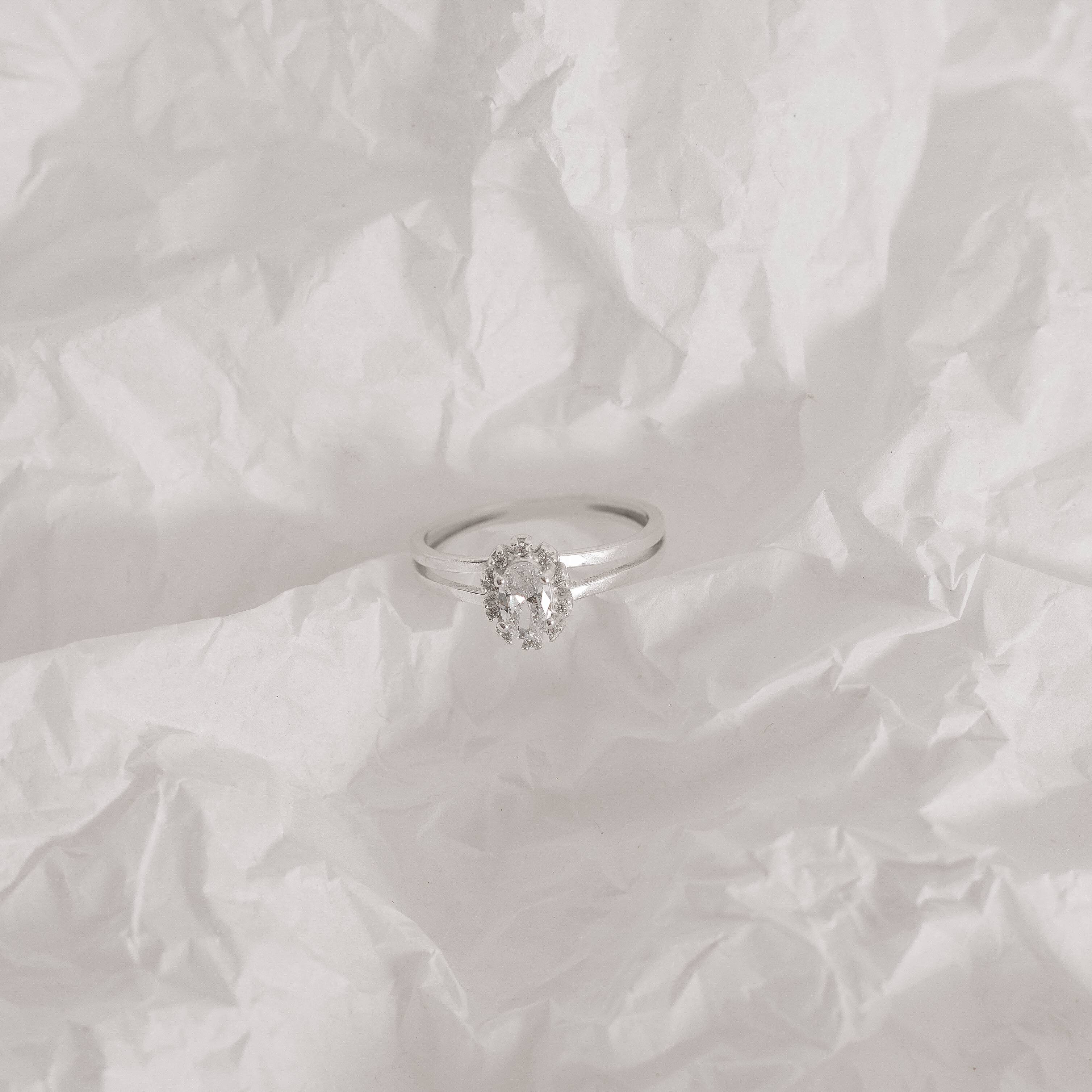 Imagem Anel fio duplo solitário cravejado