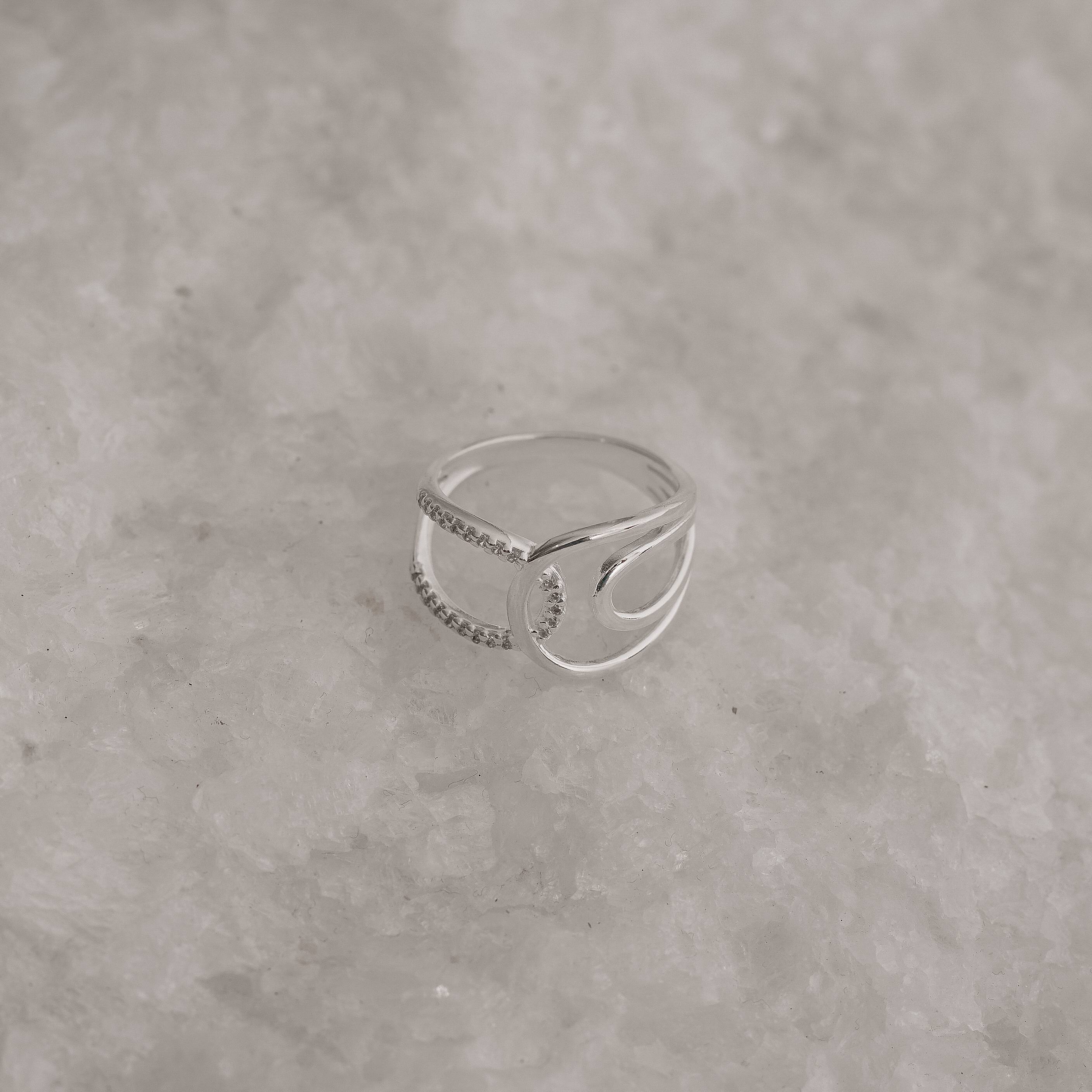 Imagem Secundária Anel largo elos detalhe cravejado