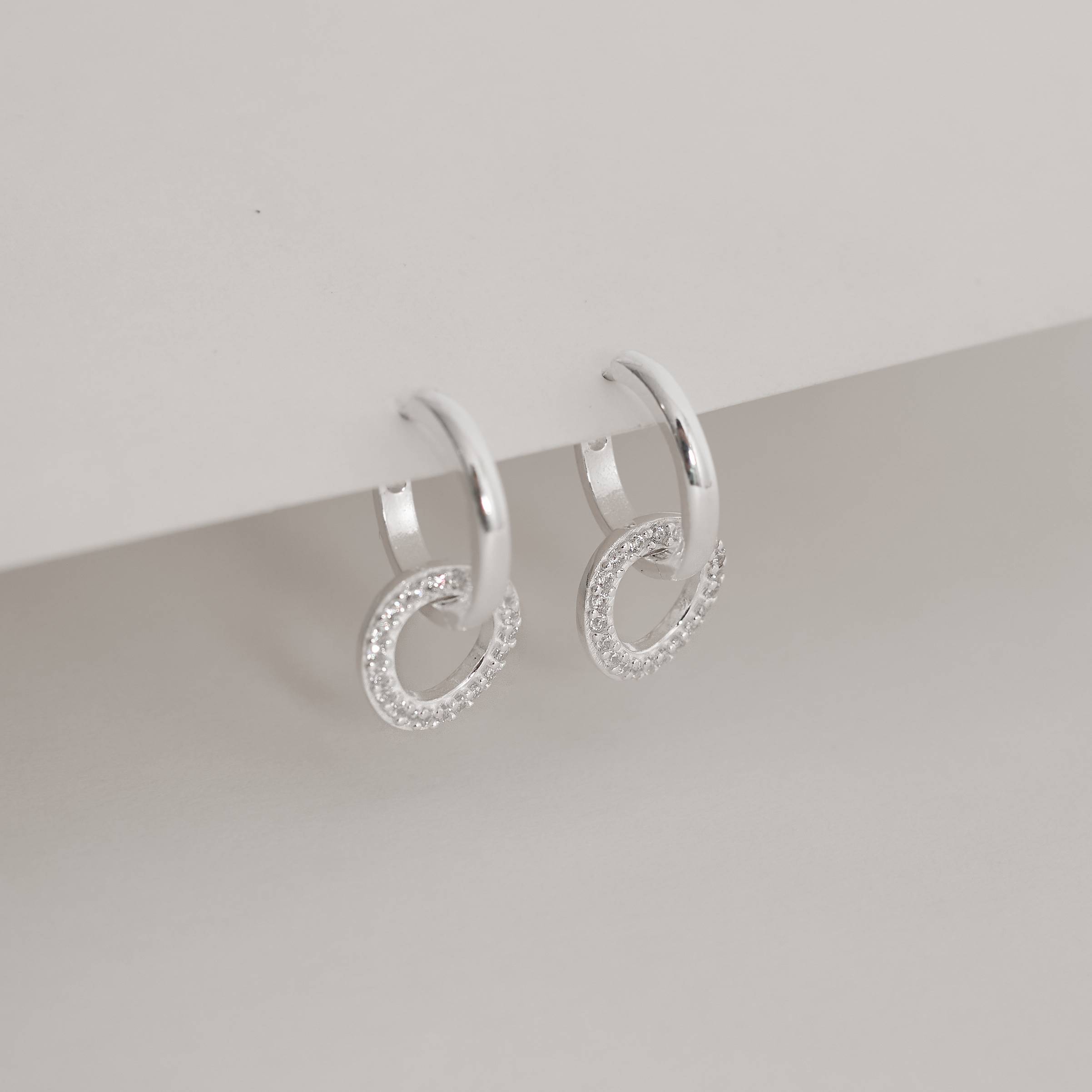 Imagem Argola click 13mm com pingente círculo cravejado 11mm