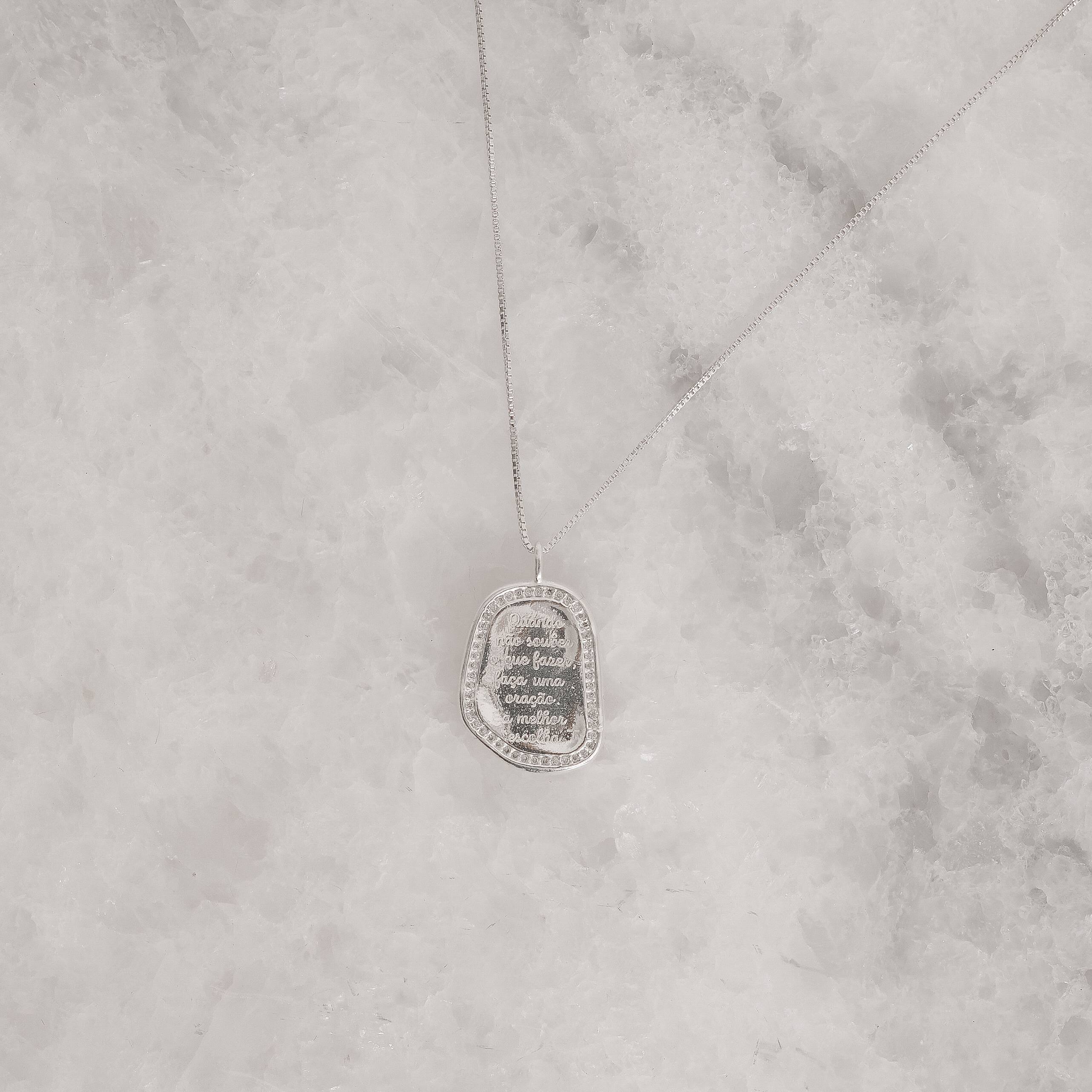 Imagem Secundária Colar medalha quando não souber o que fazer, faça uma oração. É a melhor escolha 19mm borda cravejada 45cm