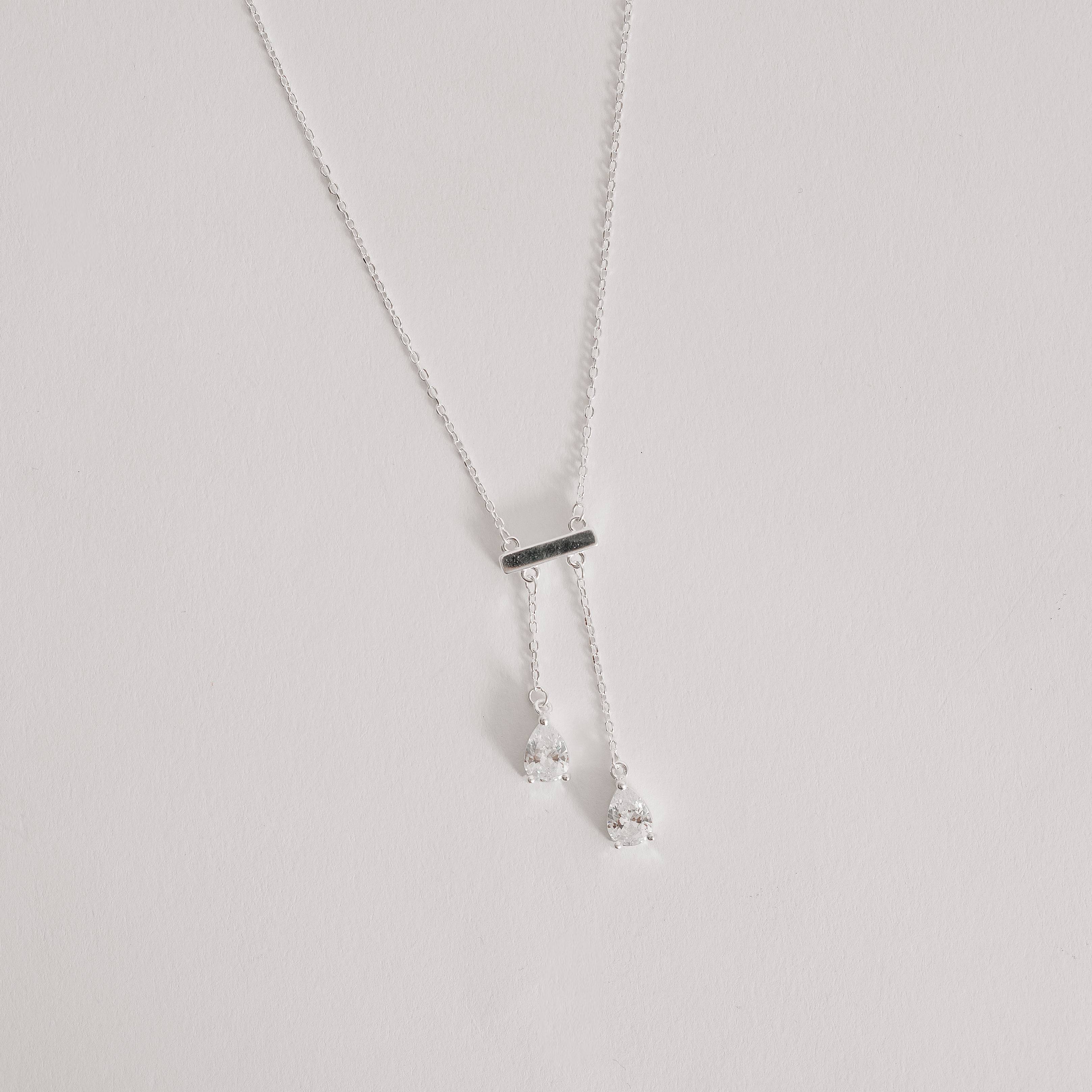 Imagem Colar entremeio bastão cravejado com pingentes zircônias gota 7mm 40+5cm