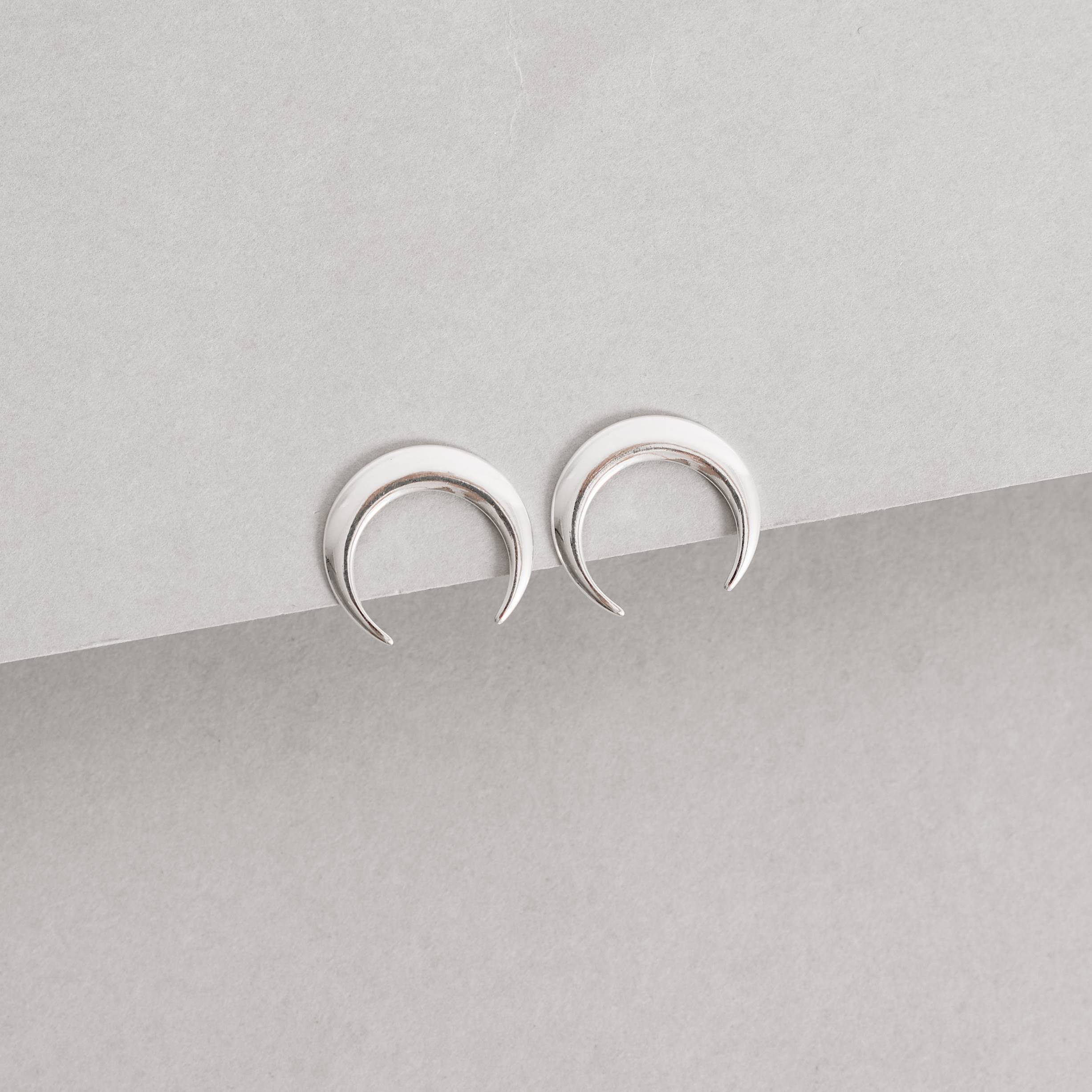 Imagem Secundária Brinco lua invertida 16mm