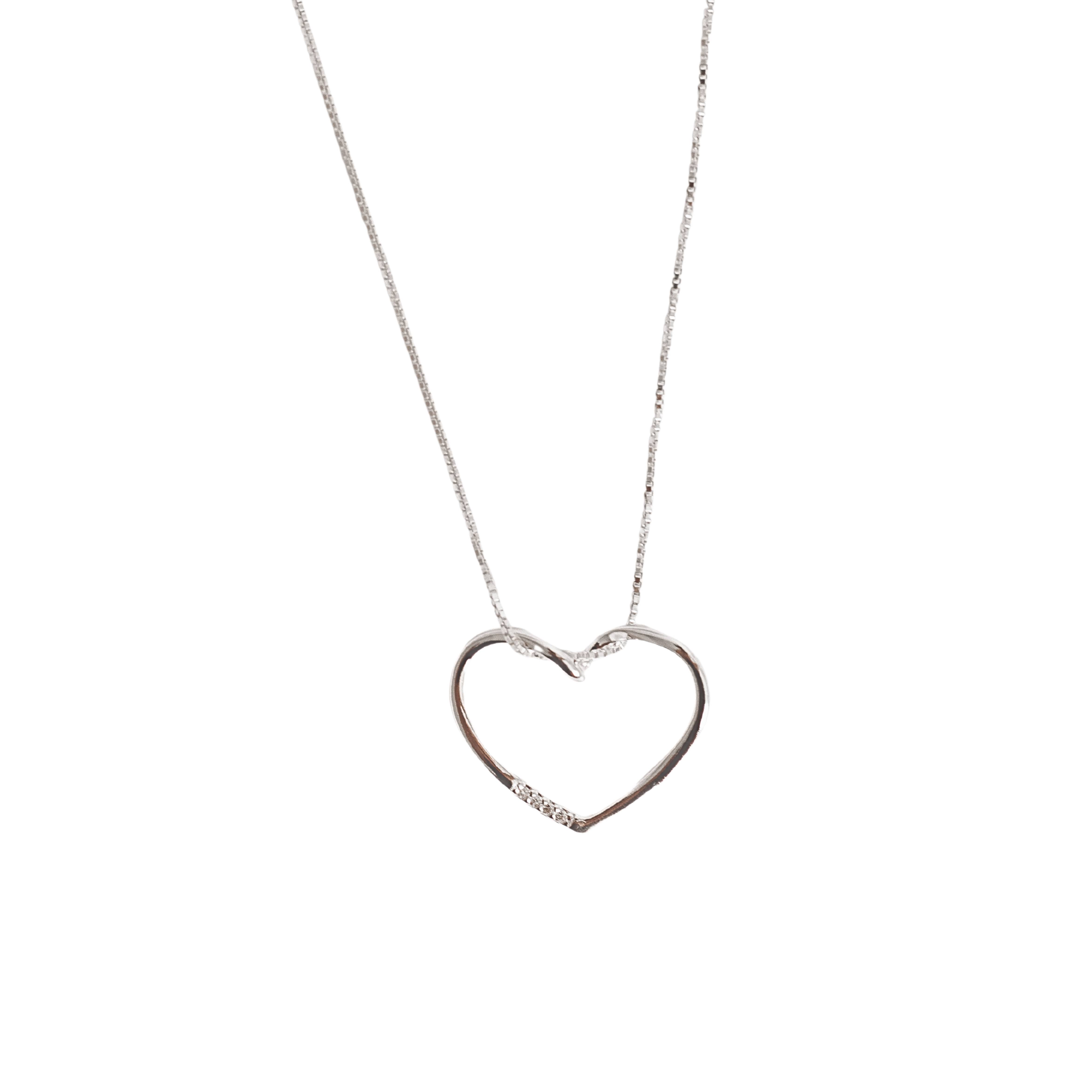 Colar pingente coração vazado com cravejado 20mm 45cm