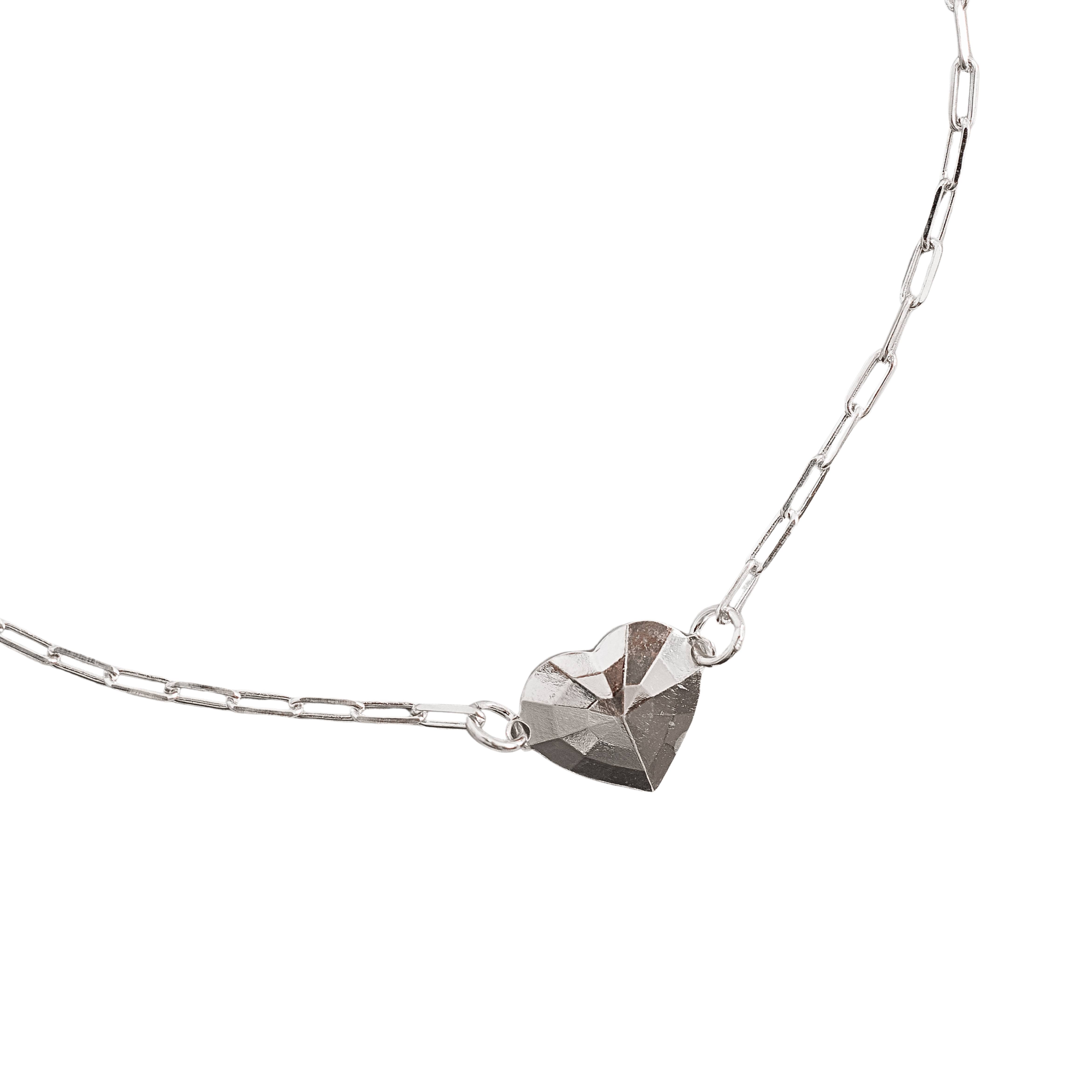 Imagem Pulseira entremeio coração facetado 10mm corrente cartier