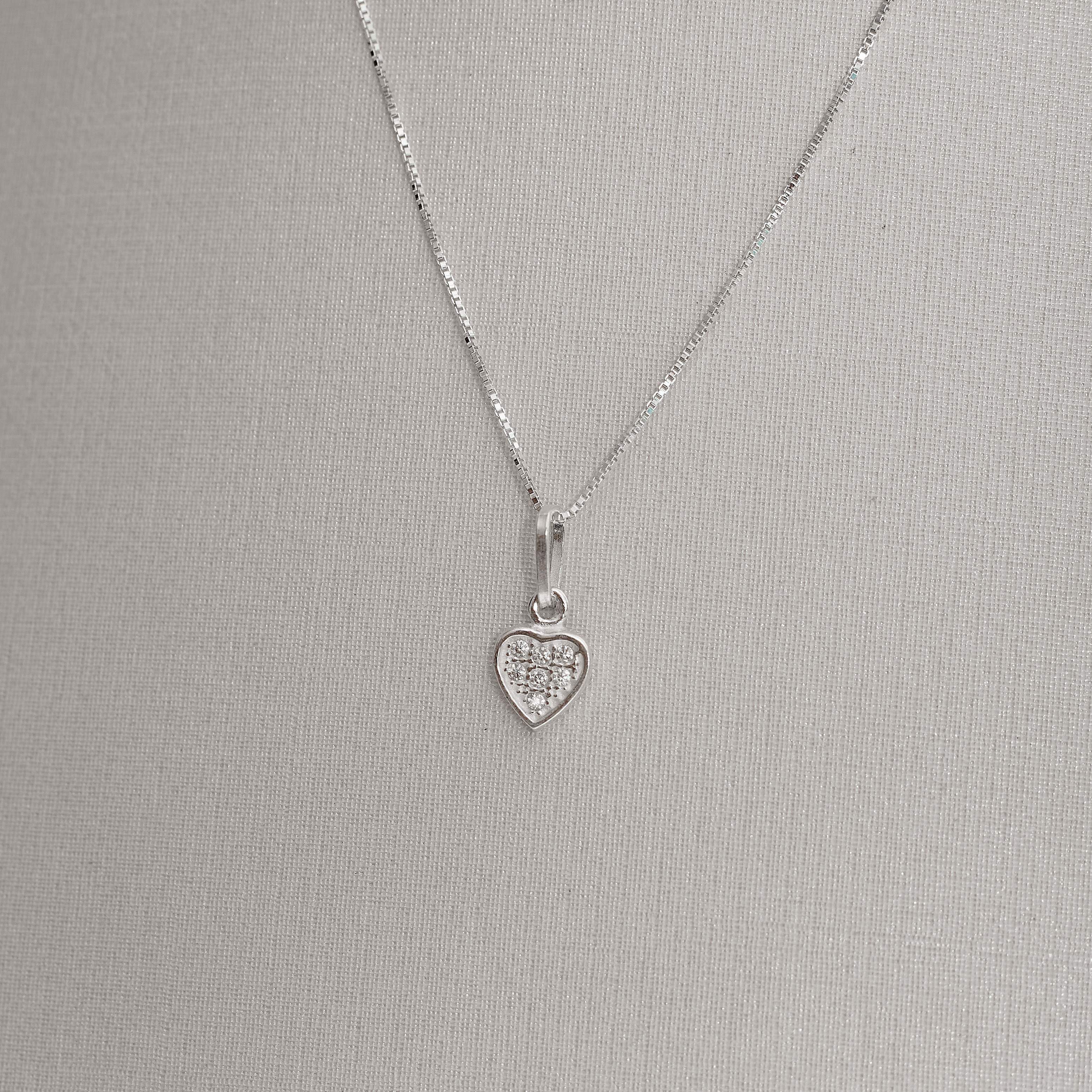 Colar pingente coração cravejado 7mm 40cm