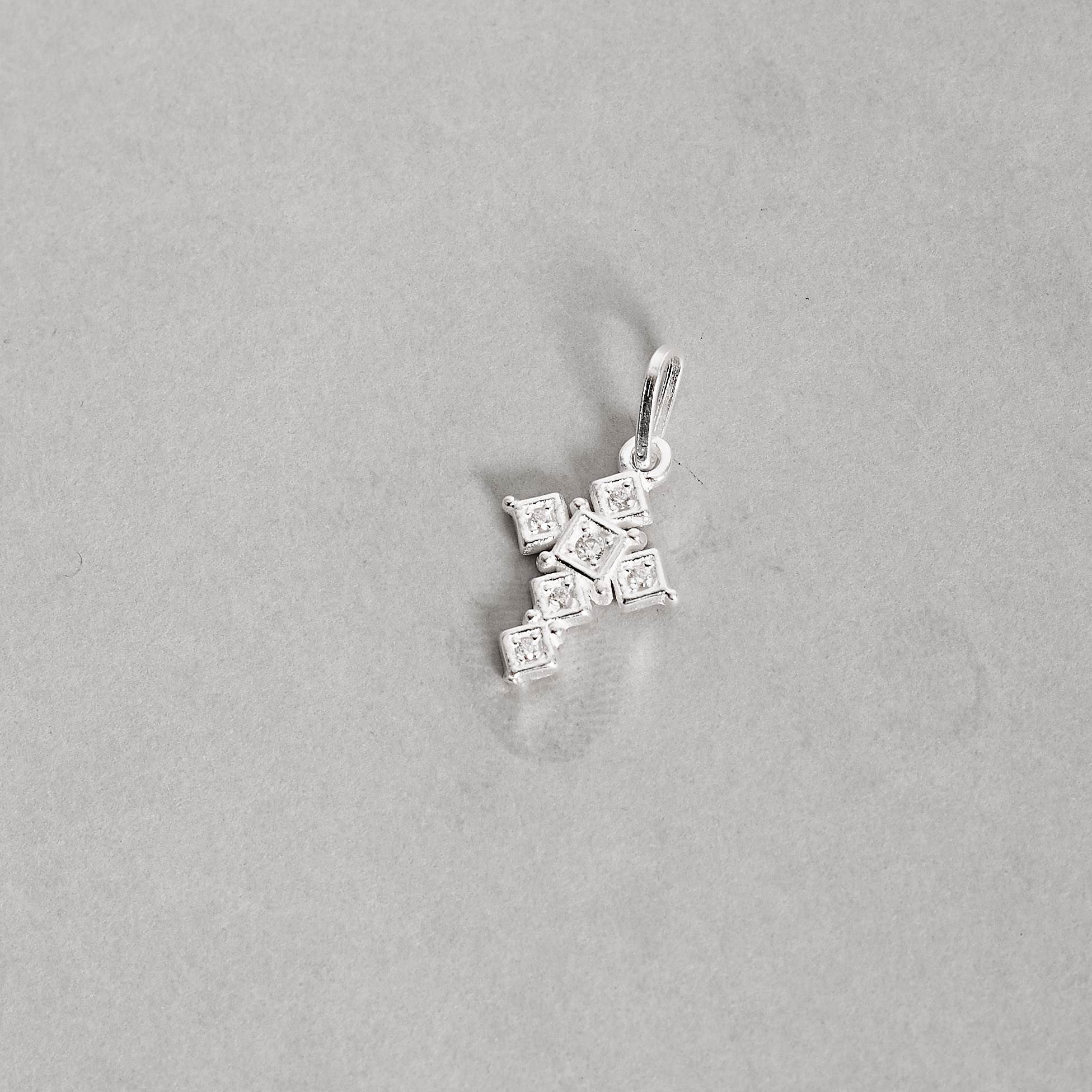 Pingente cruz losangos cravejados 15mm