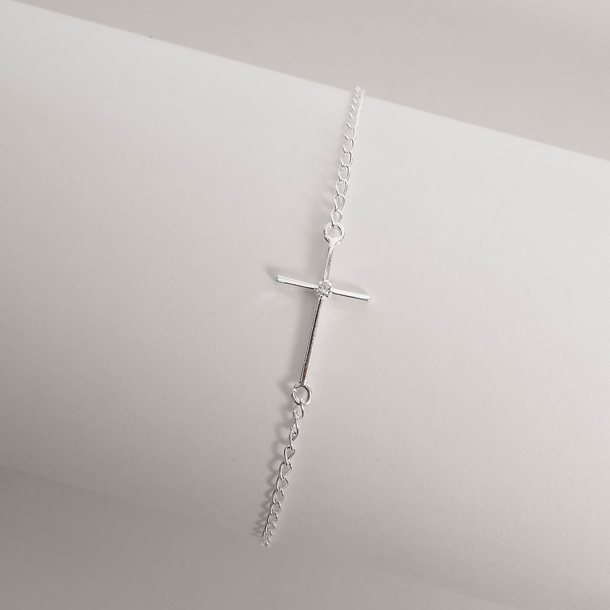 Pulseira entremeio cruz com zircônia 17mm 17+3cm