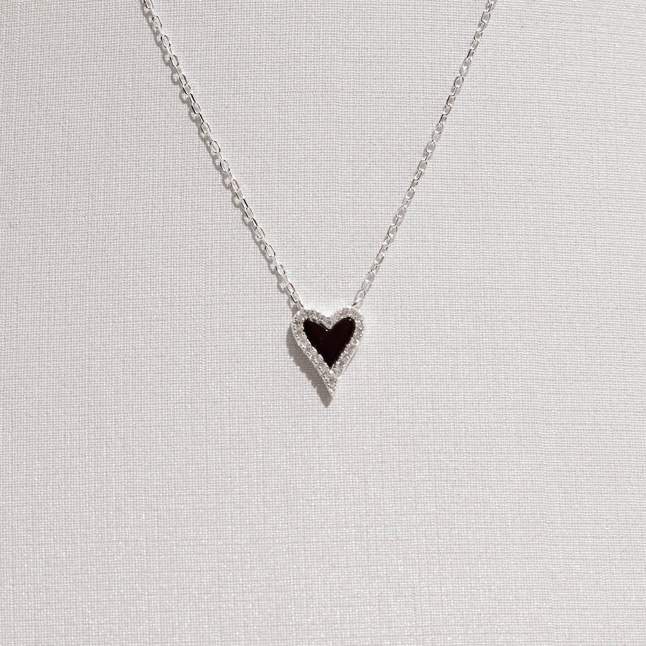 Imagem Secundária Colar coração pedra ônix com cravejado 11mm corrente cadeado 45+5cm