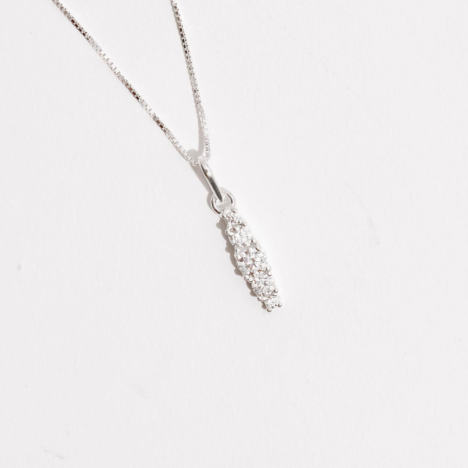 Colar pingente zircônias 15mm 45cm