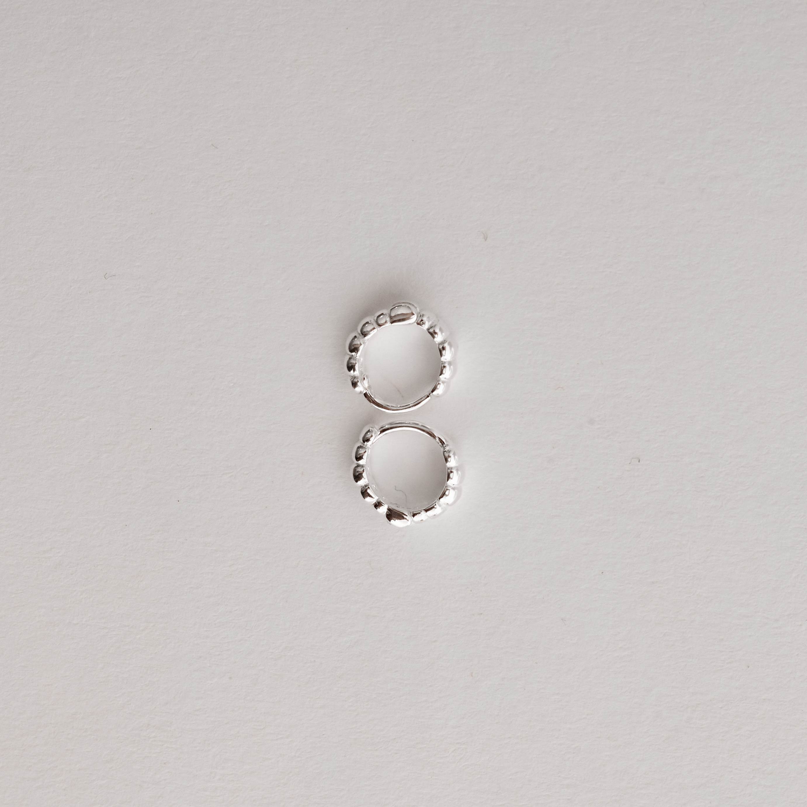 Imagem Secundária Argola click fio bolinhas 9mm