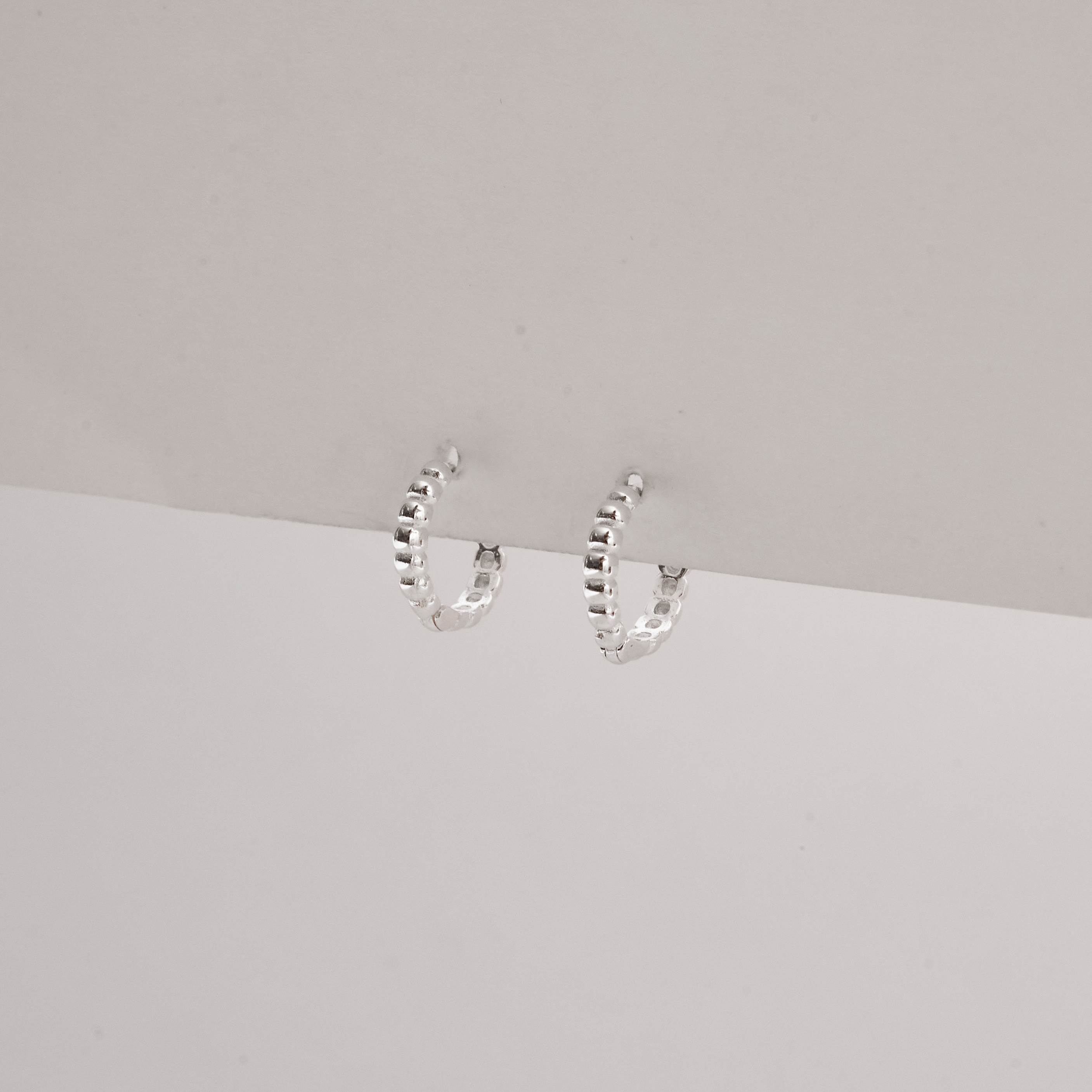 Imagem Argola click fio bolinhas 12mm