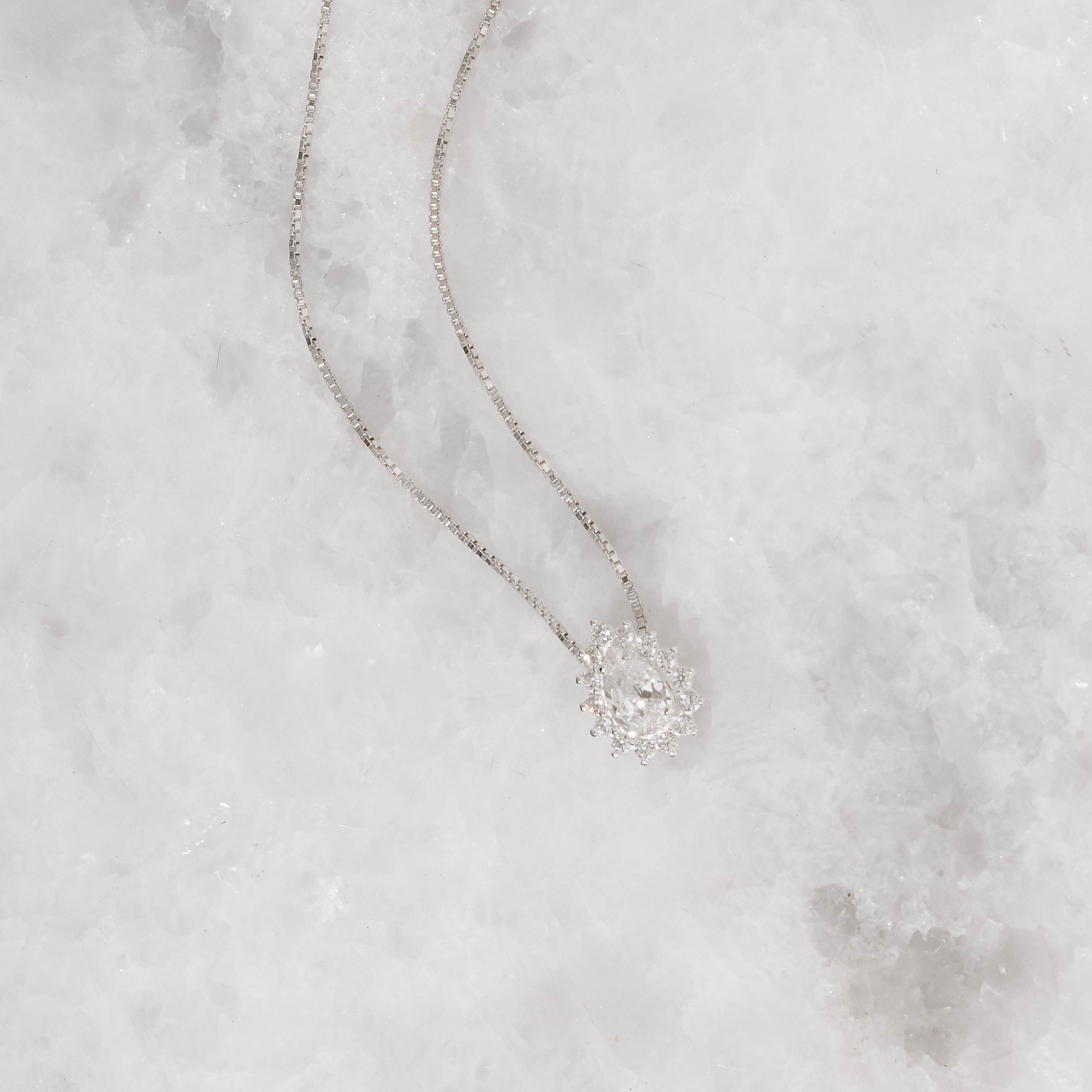 Imagem Secundária Colar zircônia gota com cravejado 10mm 45cm