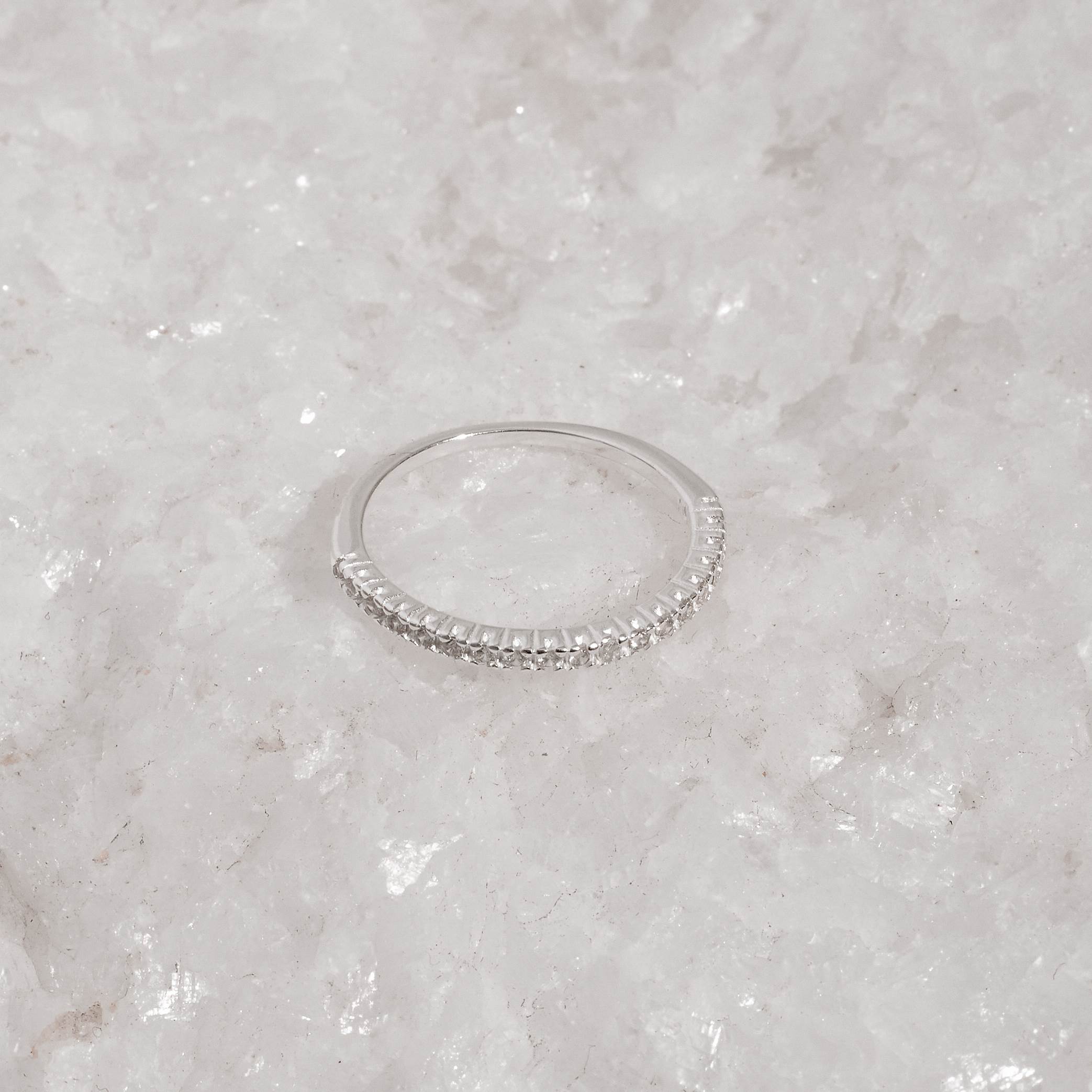 Imagem Secundária Anel meia aliança cristal tradicional