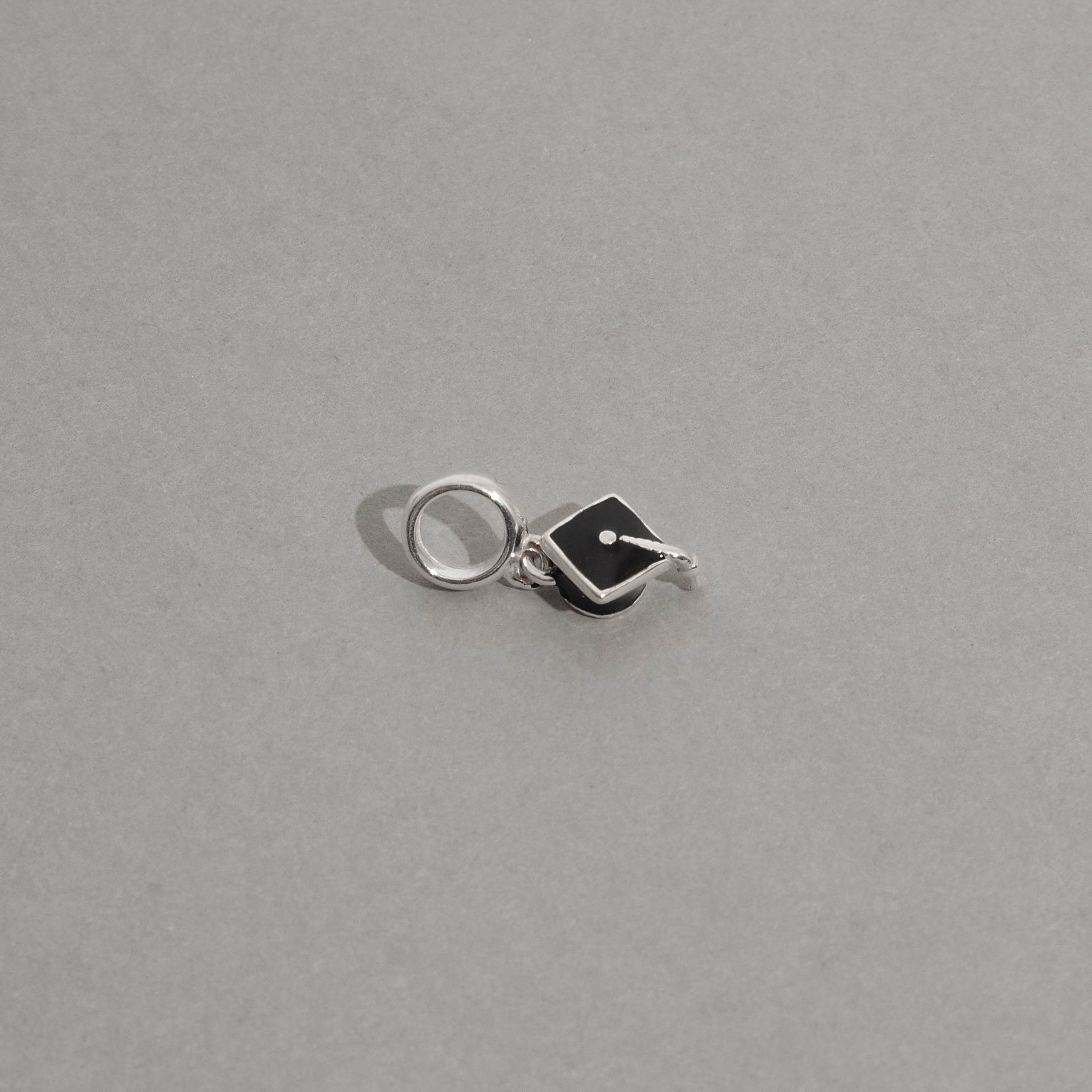 Berloque pingente chapéu formatura resina 6mm