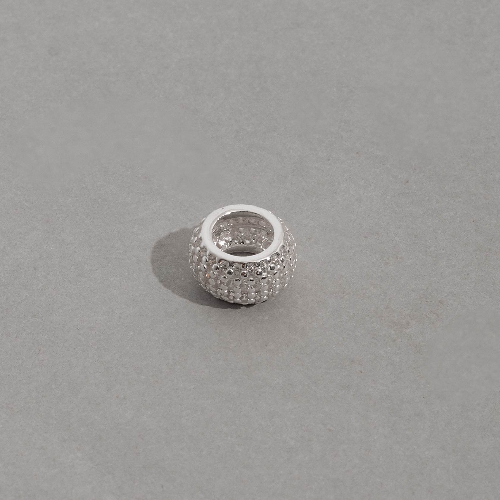 Berloque separador largo cravejado 9mm