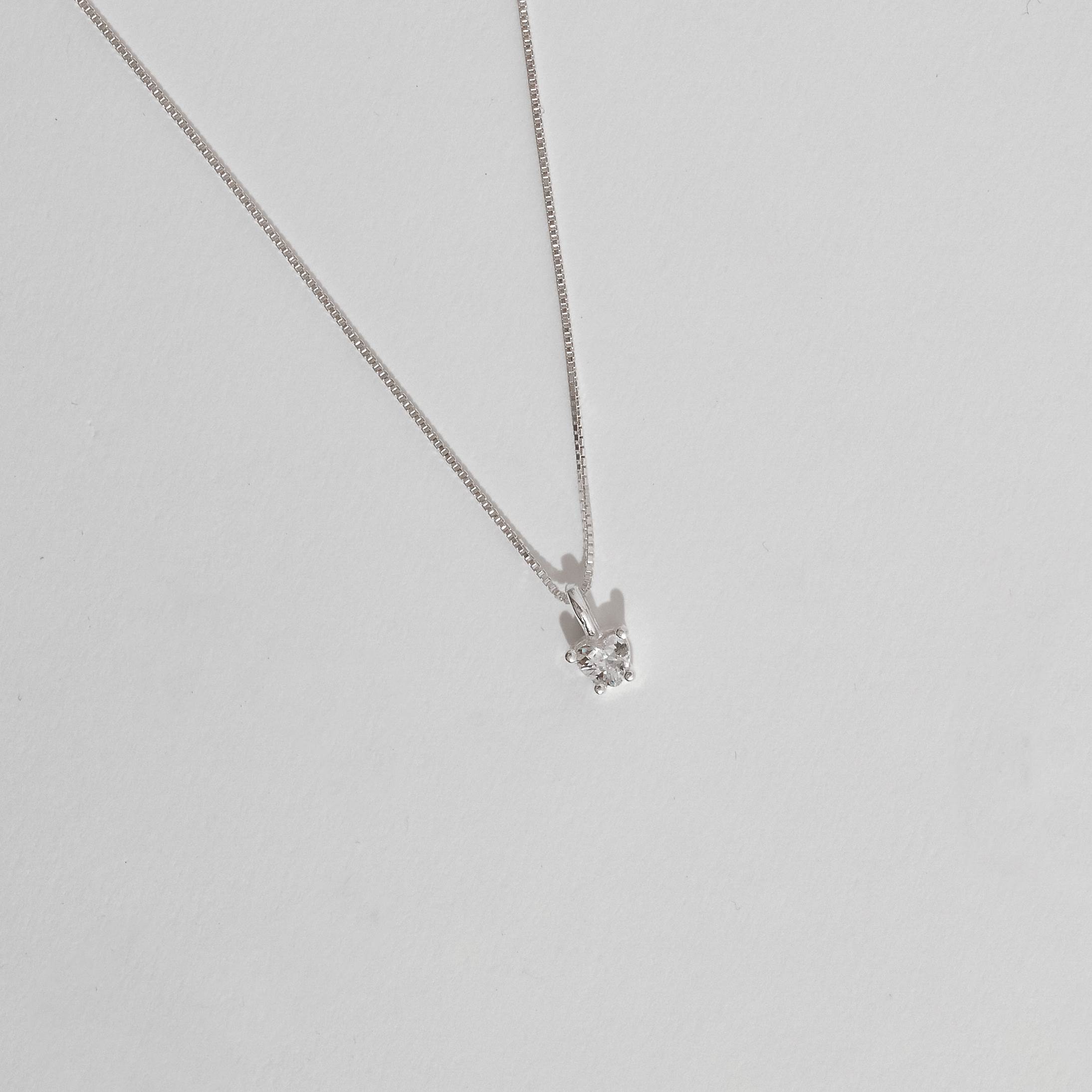 Colar pingente zircônia coração 5mm caixa alta 40cm