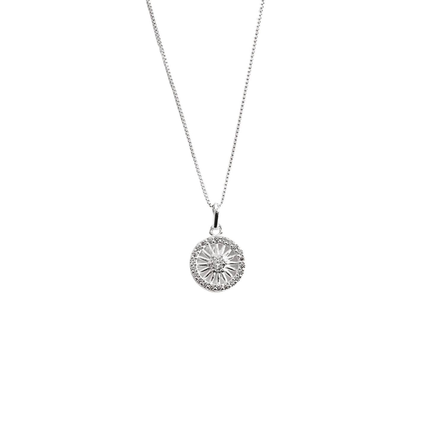Colar pingente medalha vazada cravejada 11mm 45cm