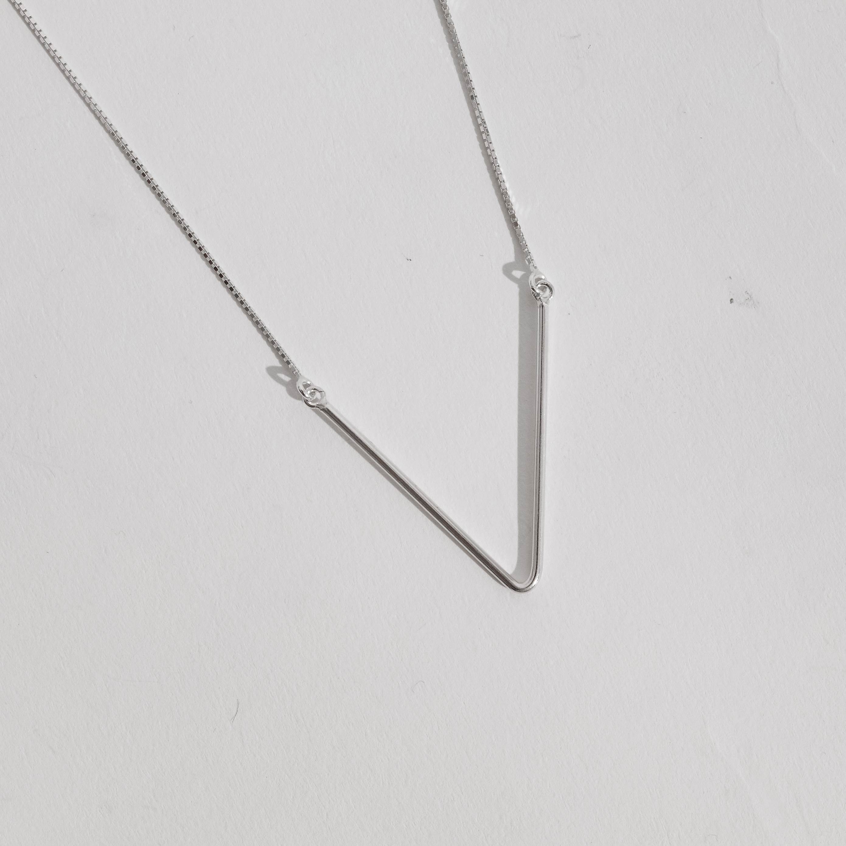 Colar V 32mm v15 40cm com alongadora