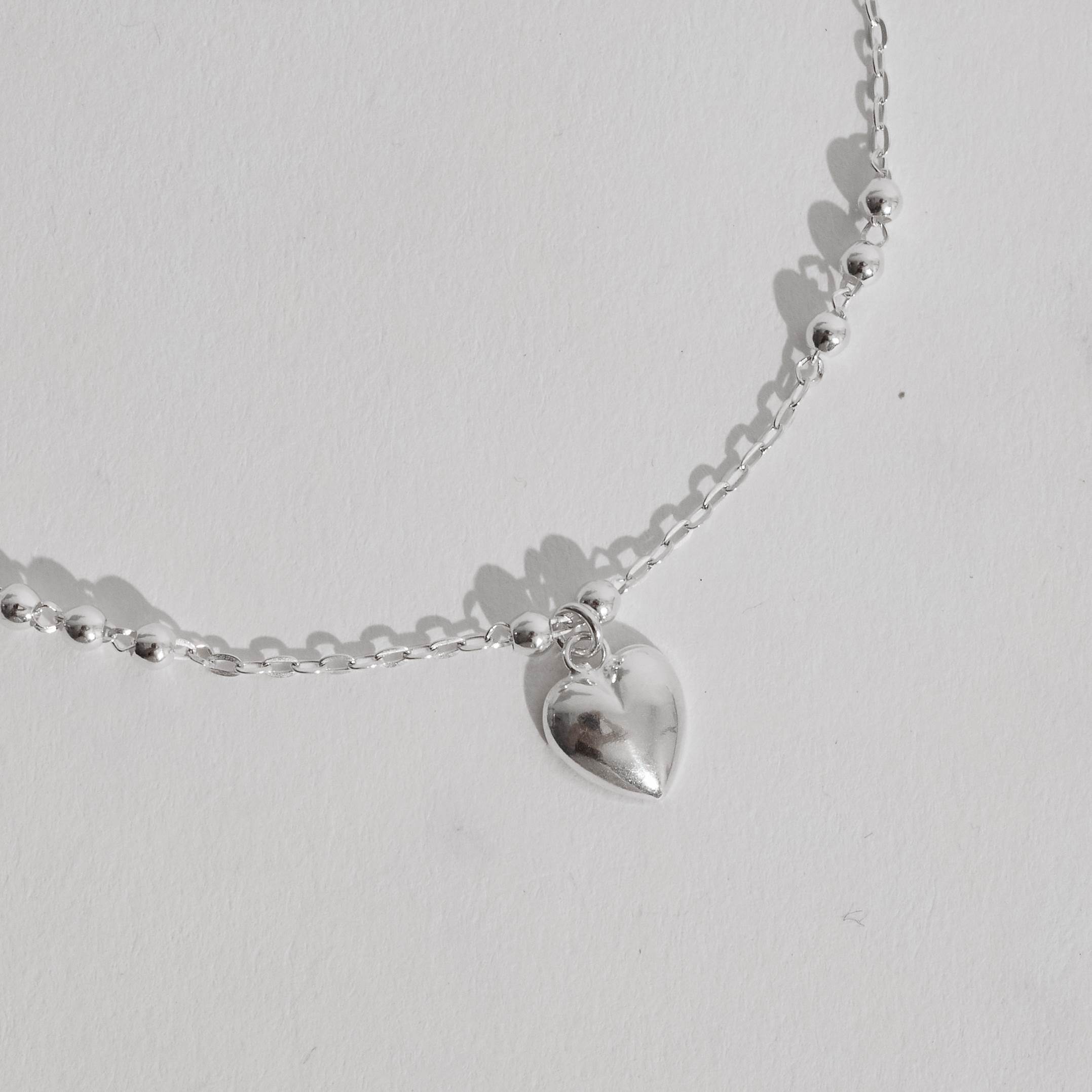 Pulseira entremeio bolas com pingente coração 9mm