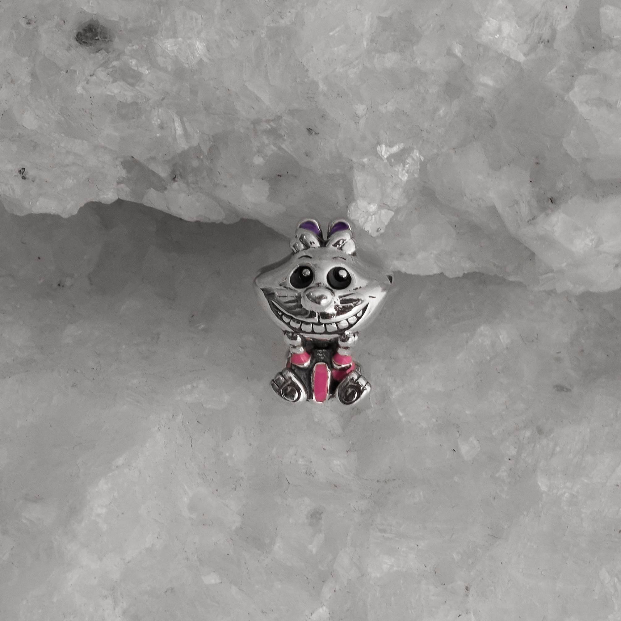 Imagem Secundária Berloque separador Gato de Cheshire resina 15mm envelhecido