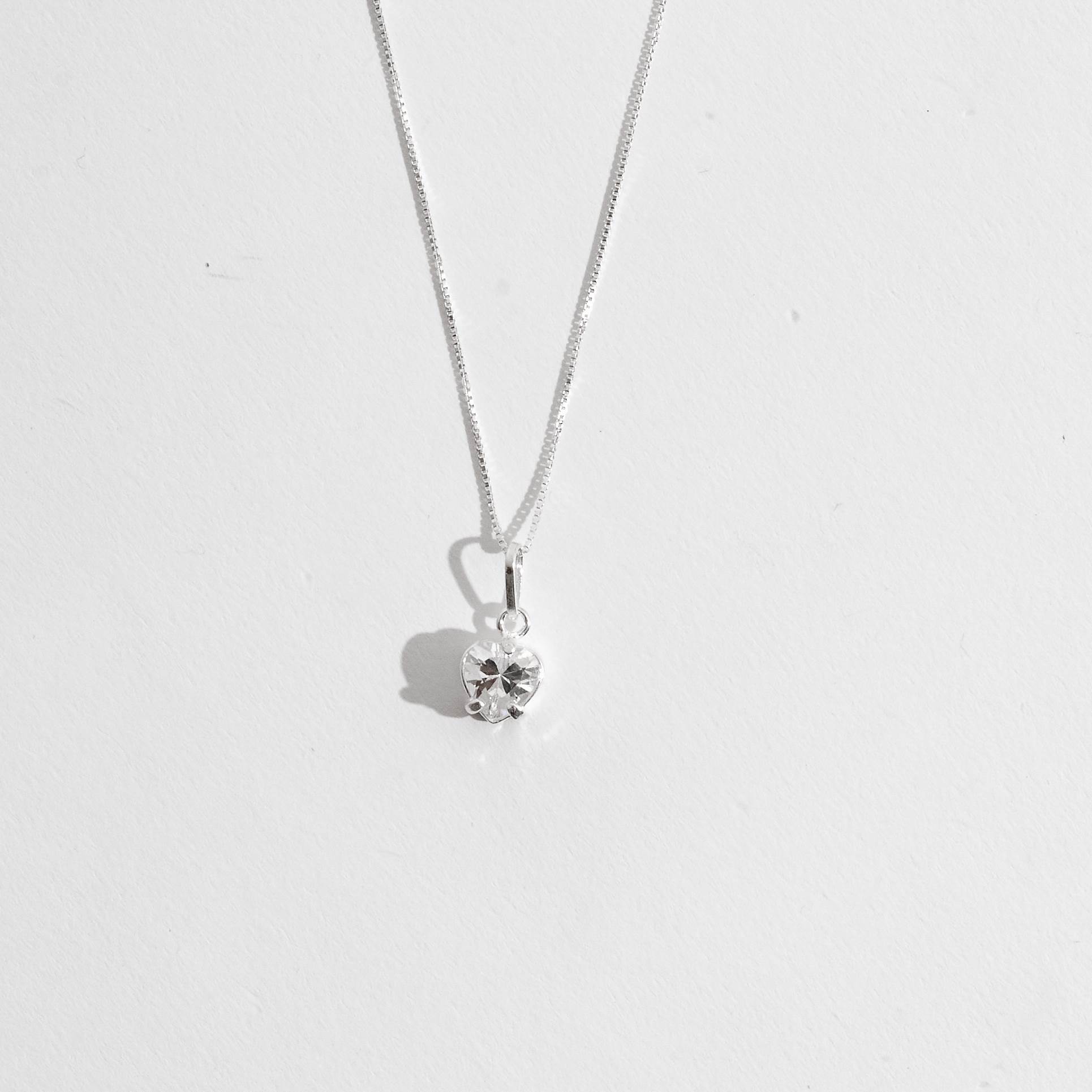 Colar pingente zircônia coração cristal 7mm 45cm