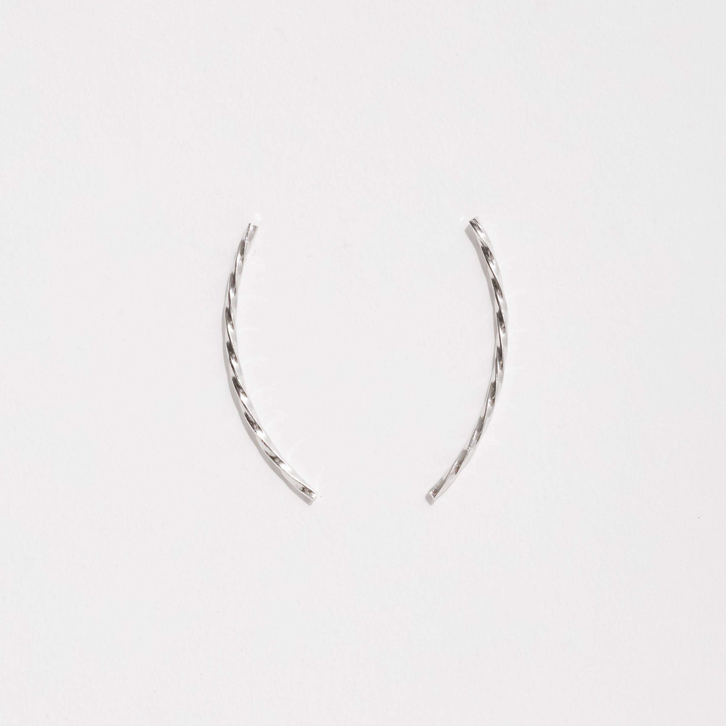 Brinco ear cuff fio torcido 40mm