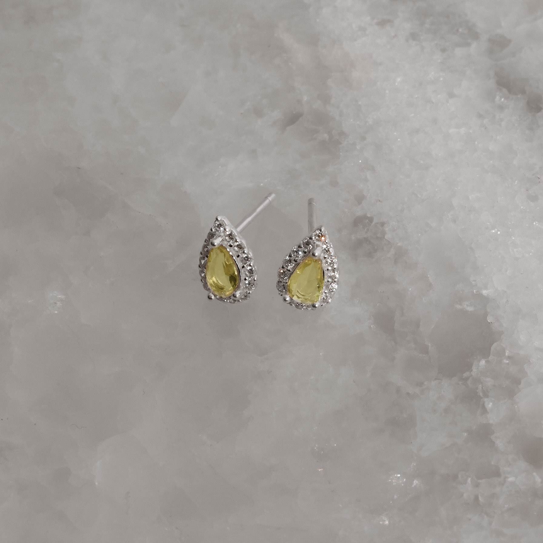 Imagem Secundária Brinco zircônia gota amarela com cravejado 8mm