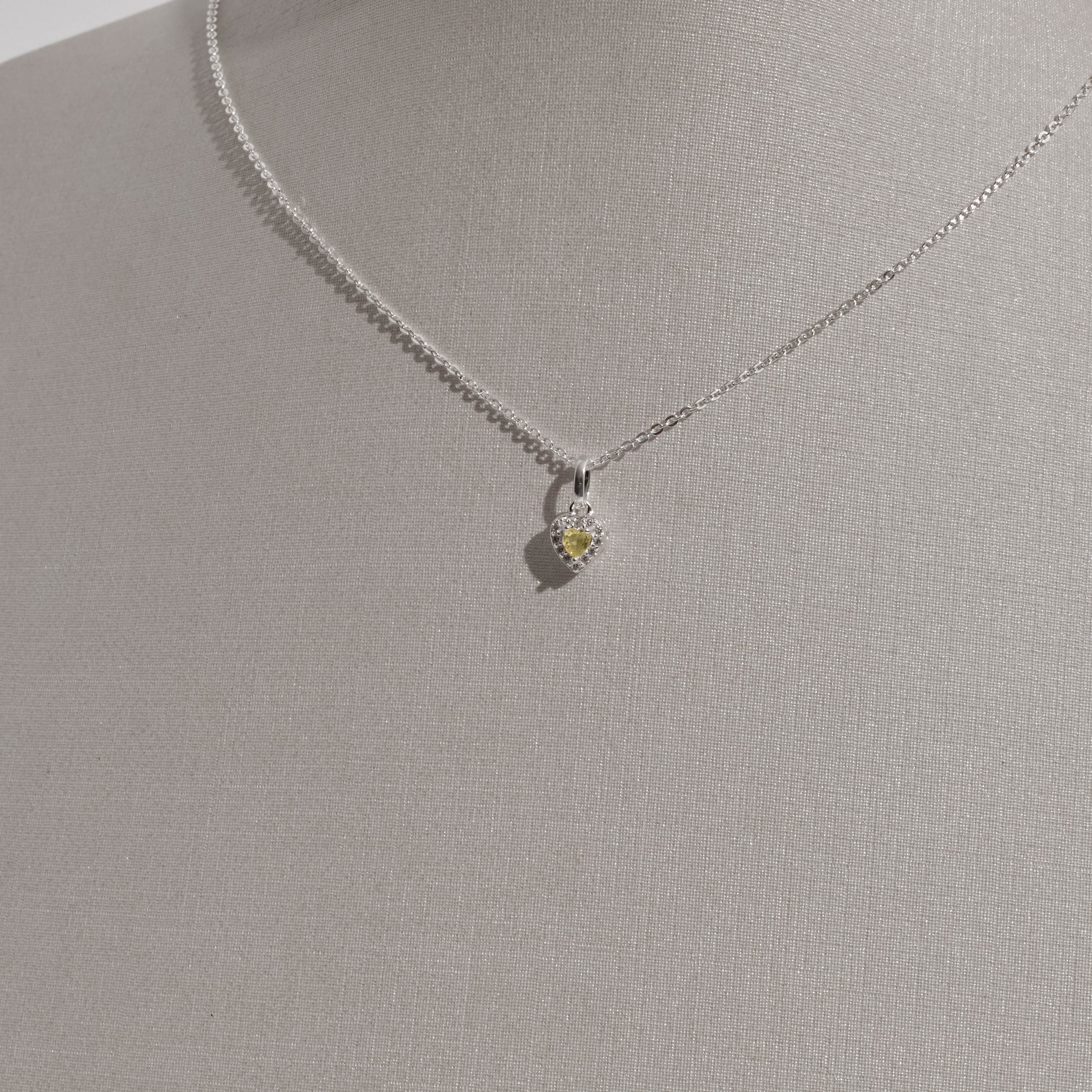 Imagem Secundária Conjunto brinco e colar zircônia coração amarela com cravejado 6mm corrente cadeadinho 40cm