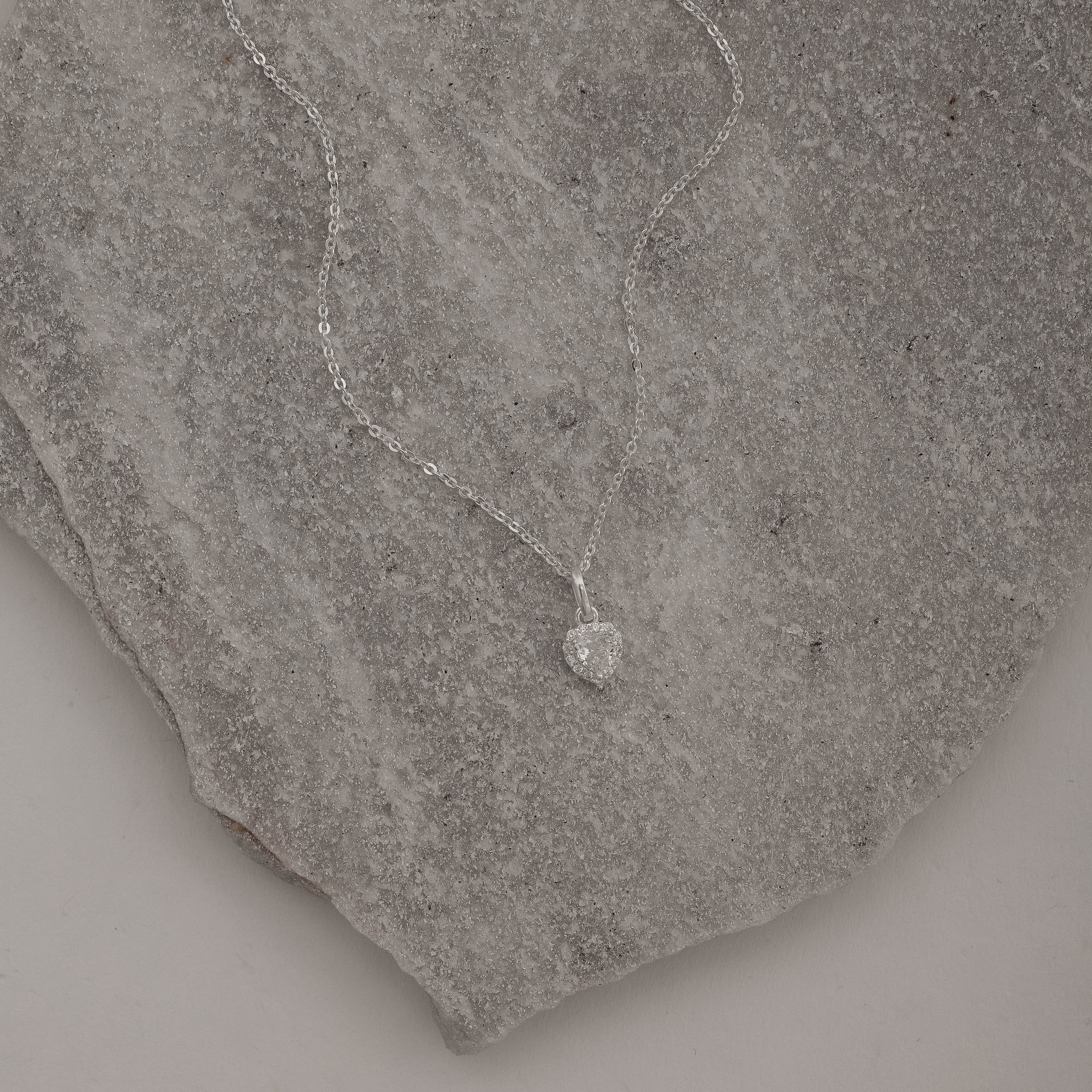 Imagem Secundária Colar pingente zircônia coração cristal com cravejado 7mm corrente cadeadinho 40cm