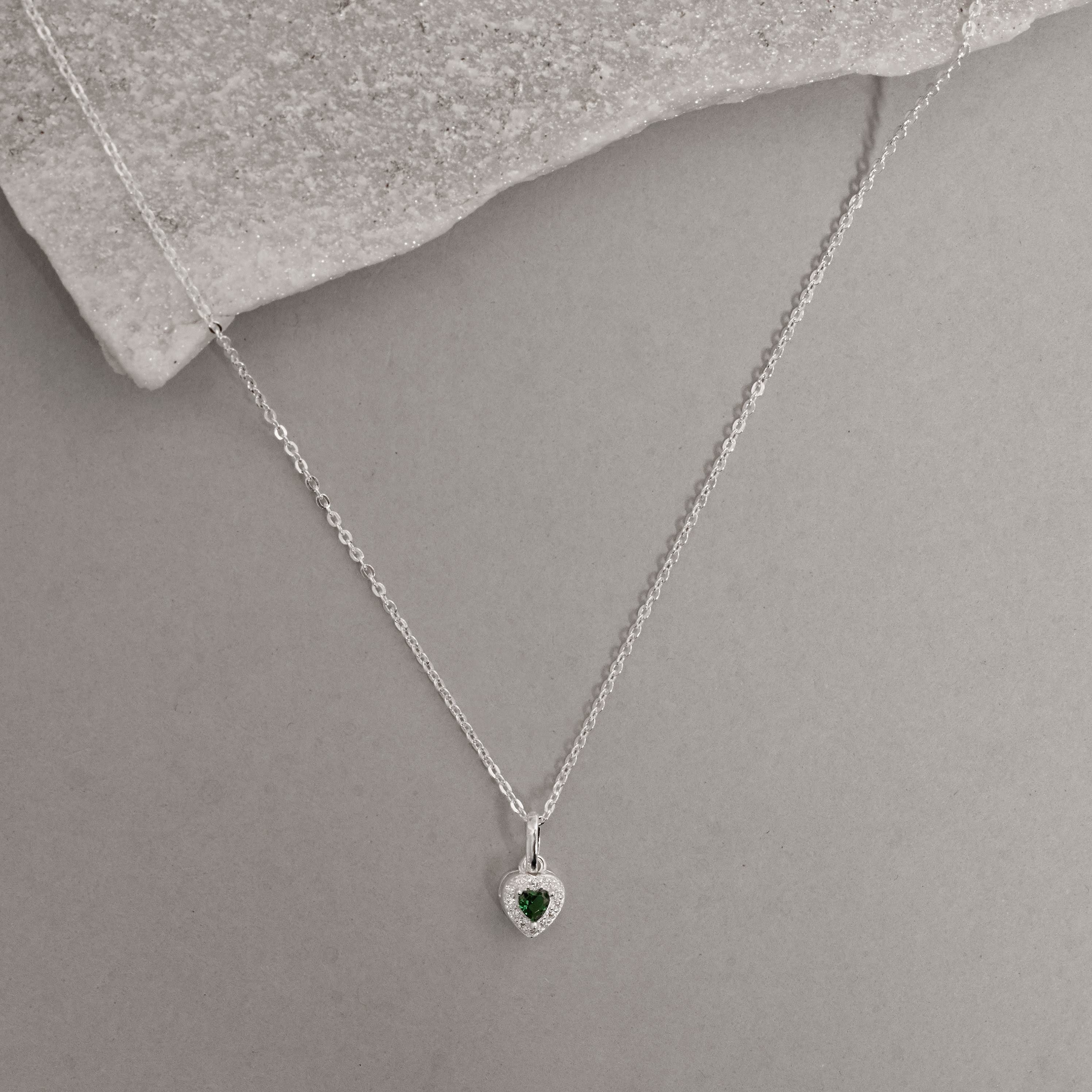 Imagem Secundária Colar pingente zircônia coração esmeralda com cravejado 6mm corrente cadeadinho 40cm