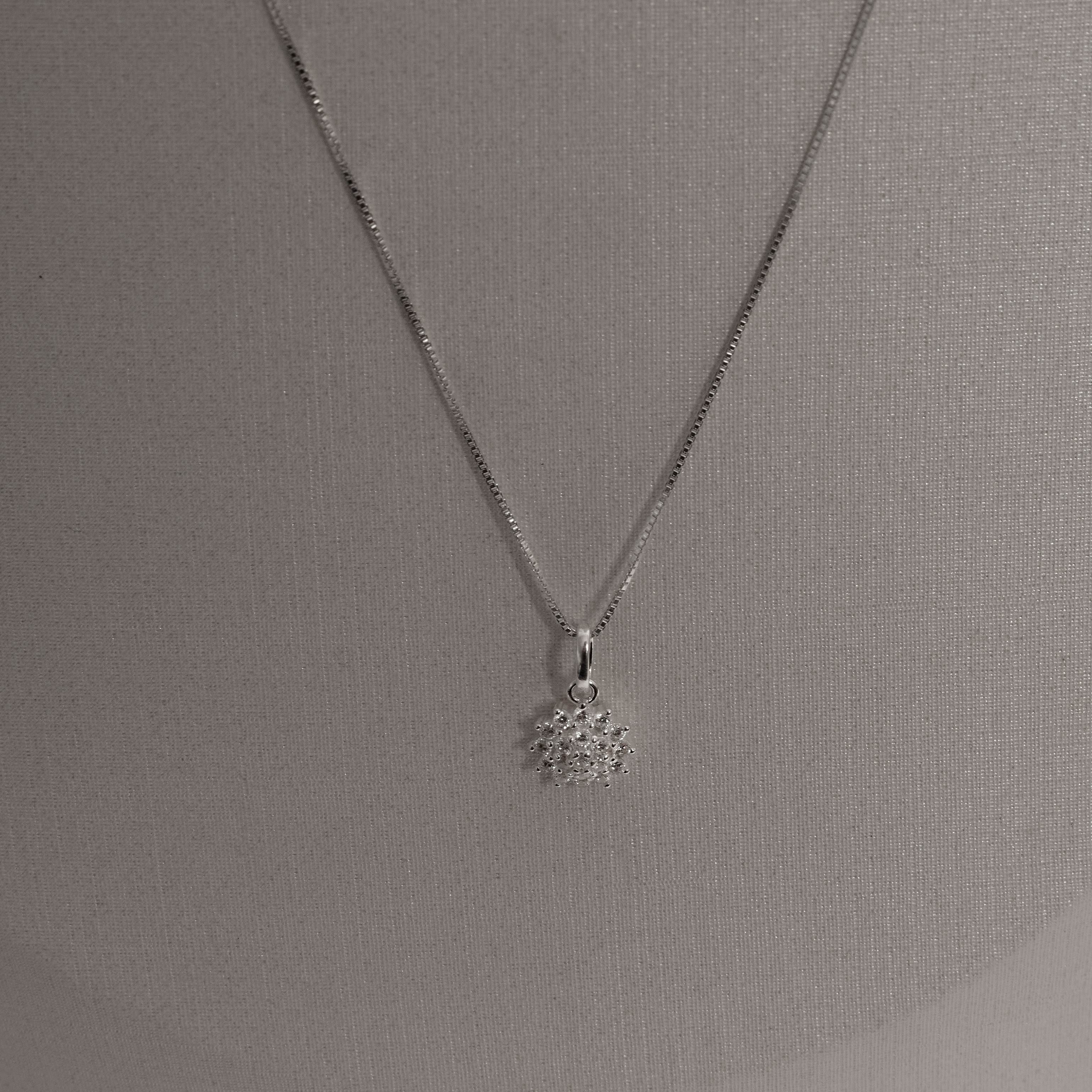 Imagem Secundária Colar pingente flor toda cravejada 9mm 45cm