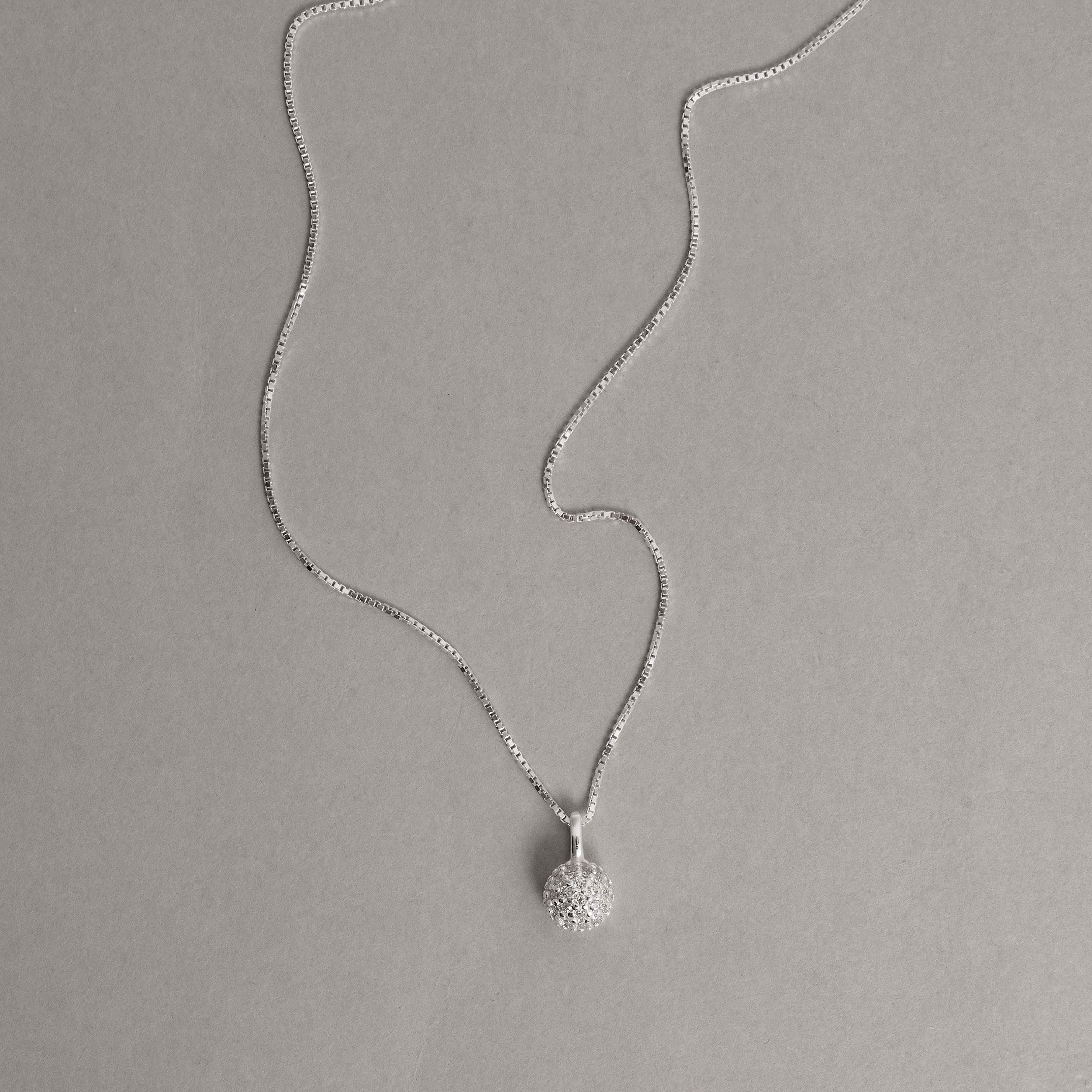 Imagem Secundária Colar pingente bola toda cravejada 6mm 40cm