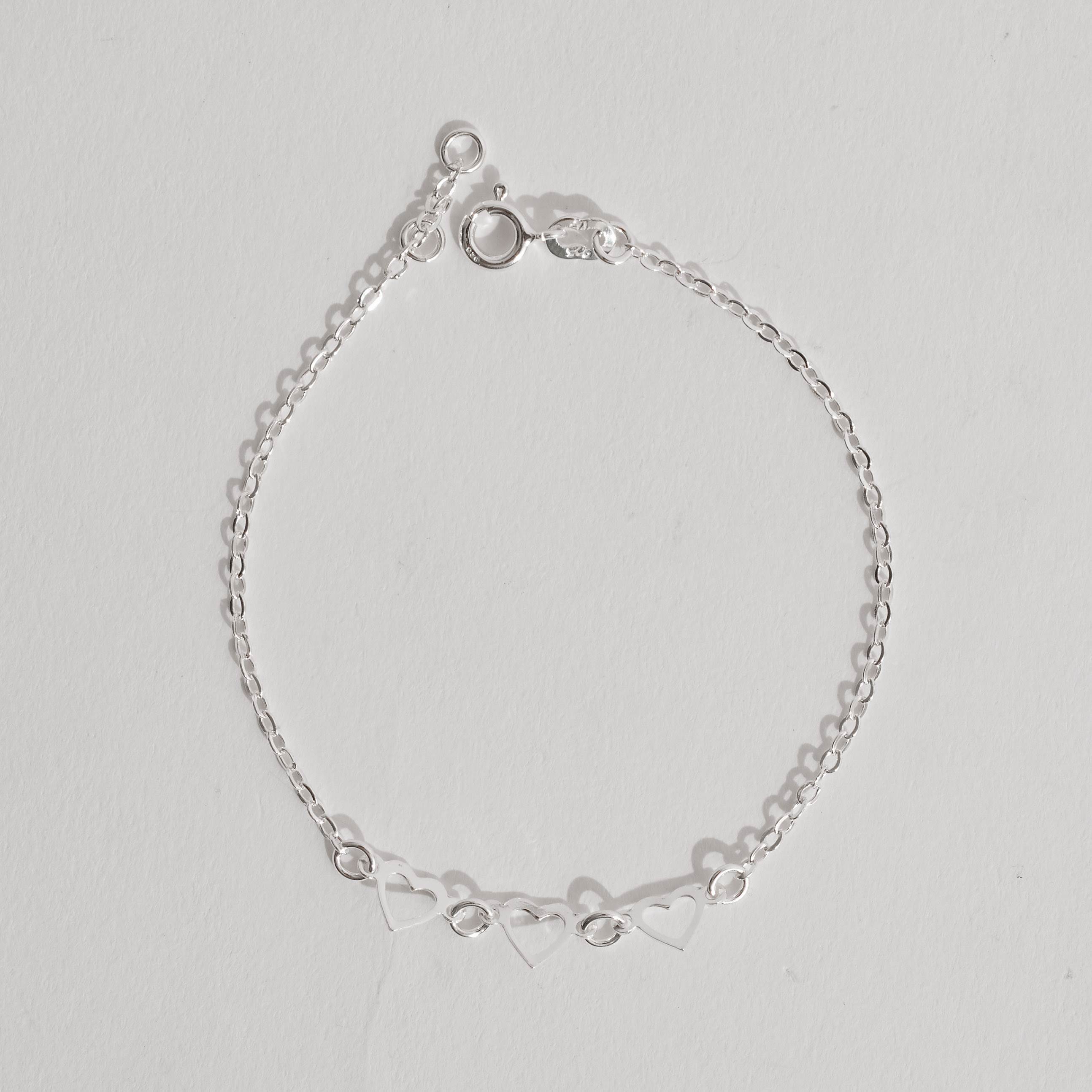 Pulseira entremeio corações vazados 6mm 19cm